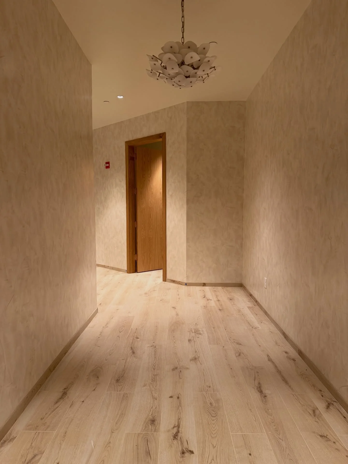 Clean lines, durable materials, and a finish made for high-traffic spaces.
Tile work completed for a hotel project in Montana.

📍Big Sky MT

#HotelDesign #CommercialInteriors #TileInstallation #BozemanContractor #MontanaBuilders #TileDetails #Hospit