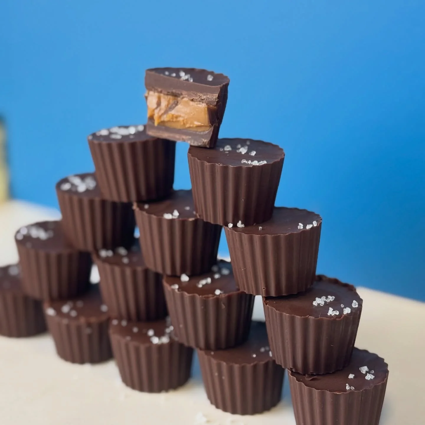 Cookie butter cups and Cheesecake strawberries at all locations today - Saturday! The perfect gift for your Valentine💘