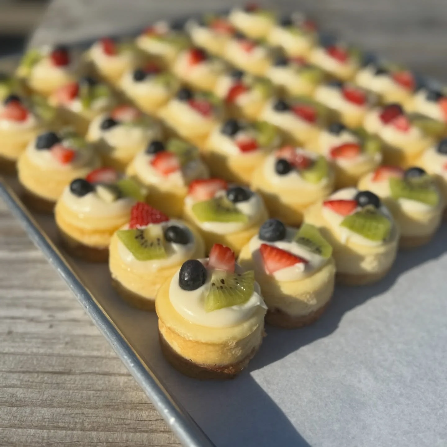 🍓🥝🫐Fruit Pizza Cheesecake🫐🥝🍓
Available at Hilliard while they last!! Sugar cookie crust, original cheesecake, topped with cream cheese frosting &amp; fresh fruit!