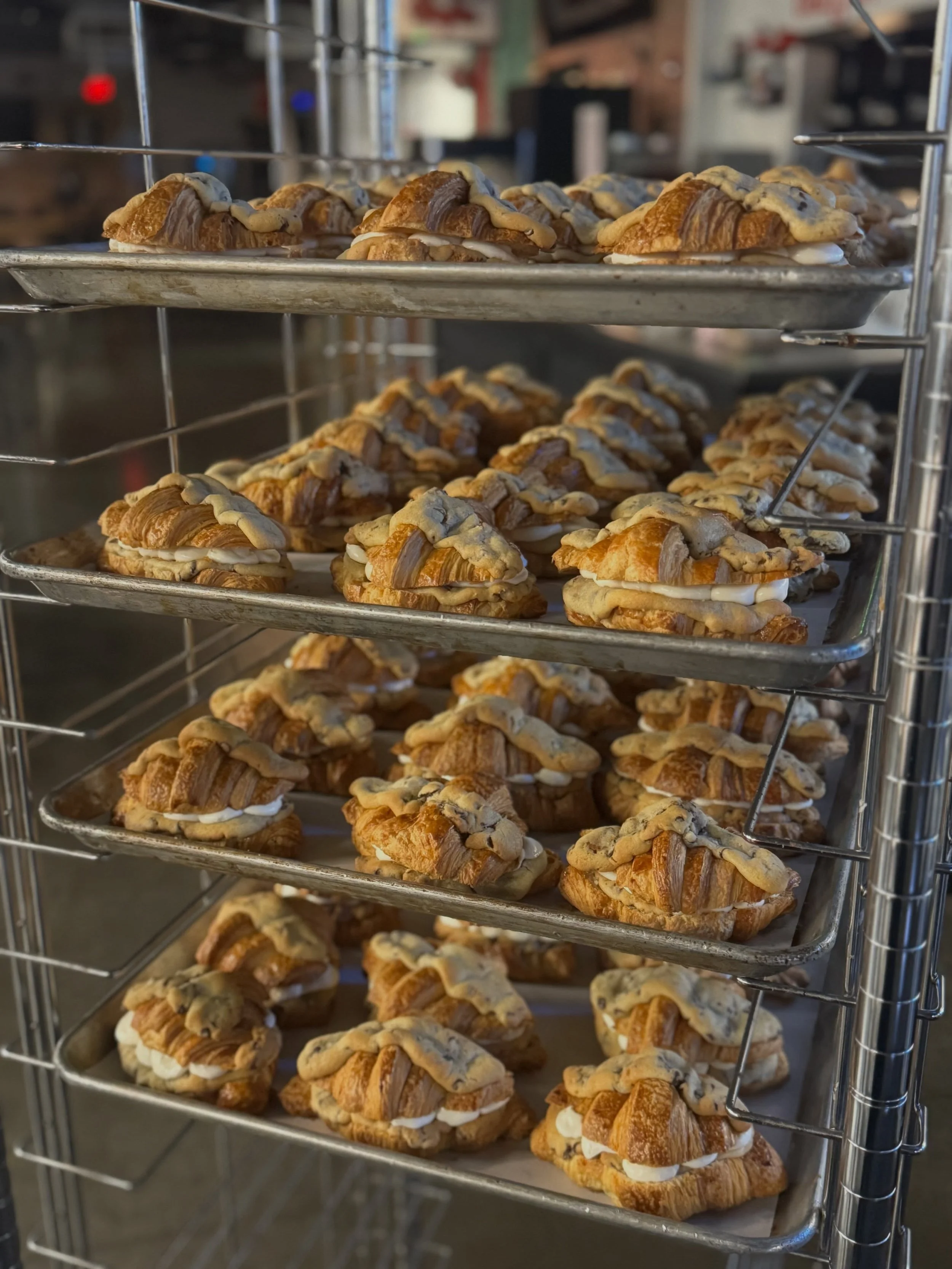 Have you ever seen such a beautiful sight🎶🥐🍪🍰

Headed out to all locations today!!