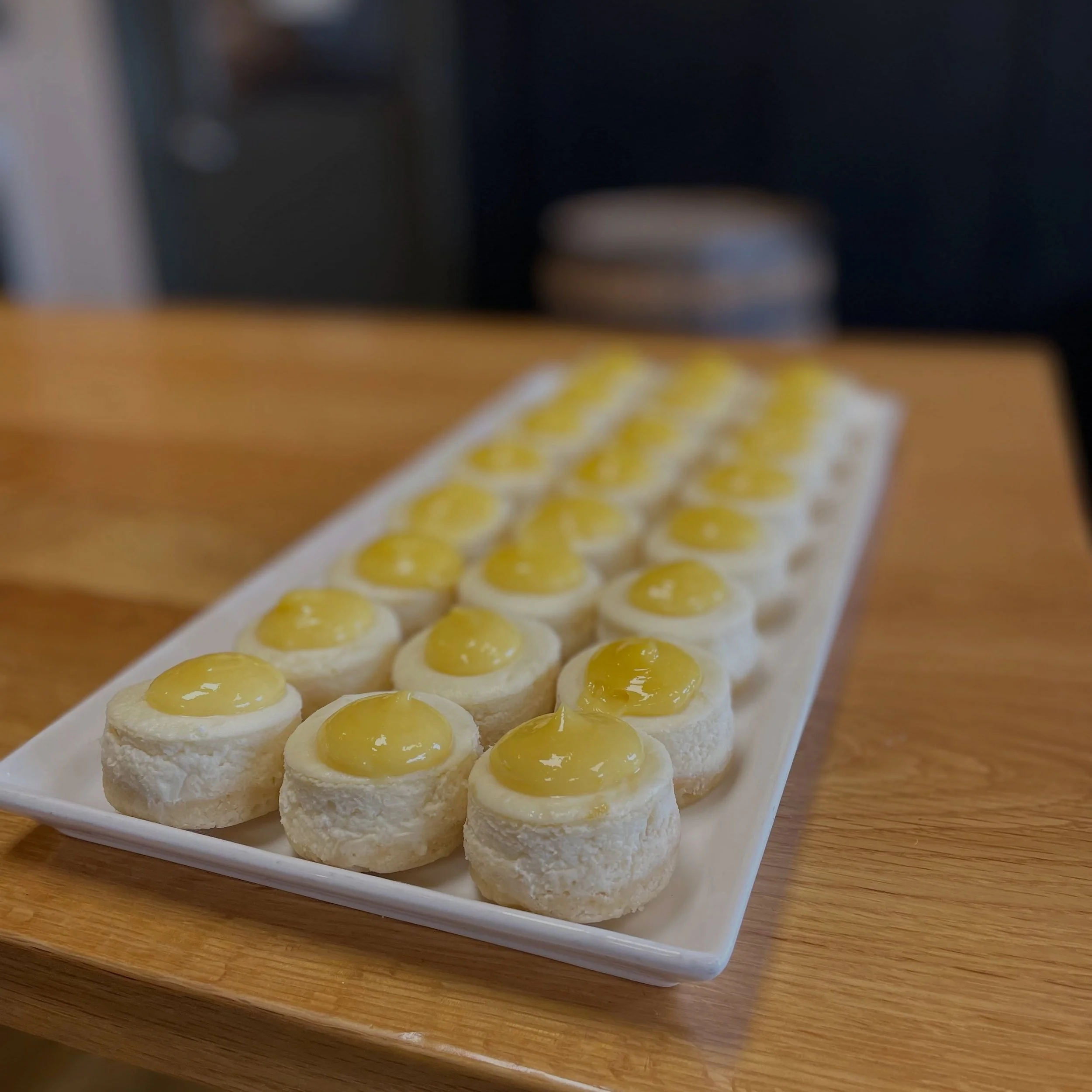 Last weekend for the May menu!☀️
Leaving us will be:
Lemon Sugar Cookie Minis 
Brownie Espresso Minis
Strawberry Whip Slices 
Red Velvet Slices 

June menu coming next week🍰🍰🍰