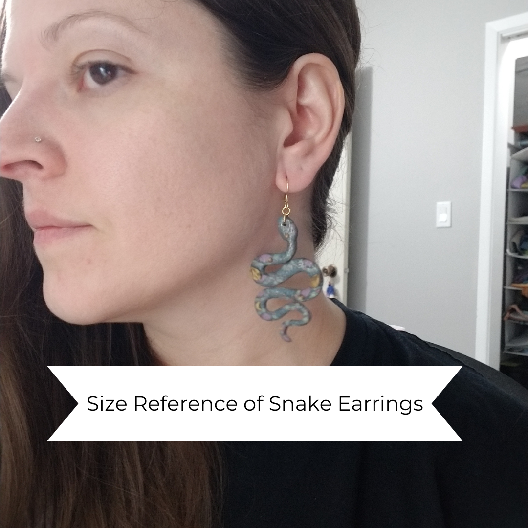 Size Reference of Snake Earrings.png