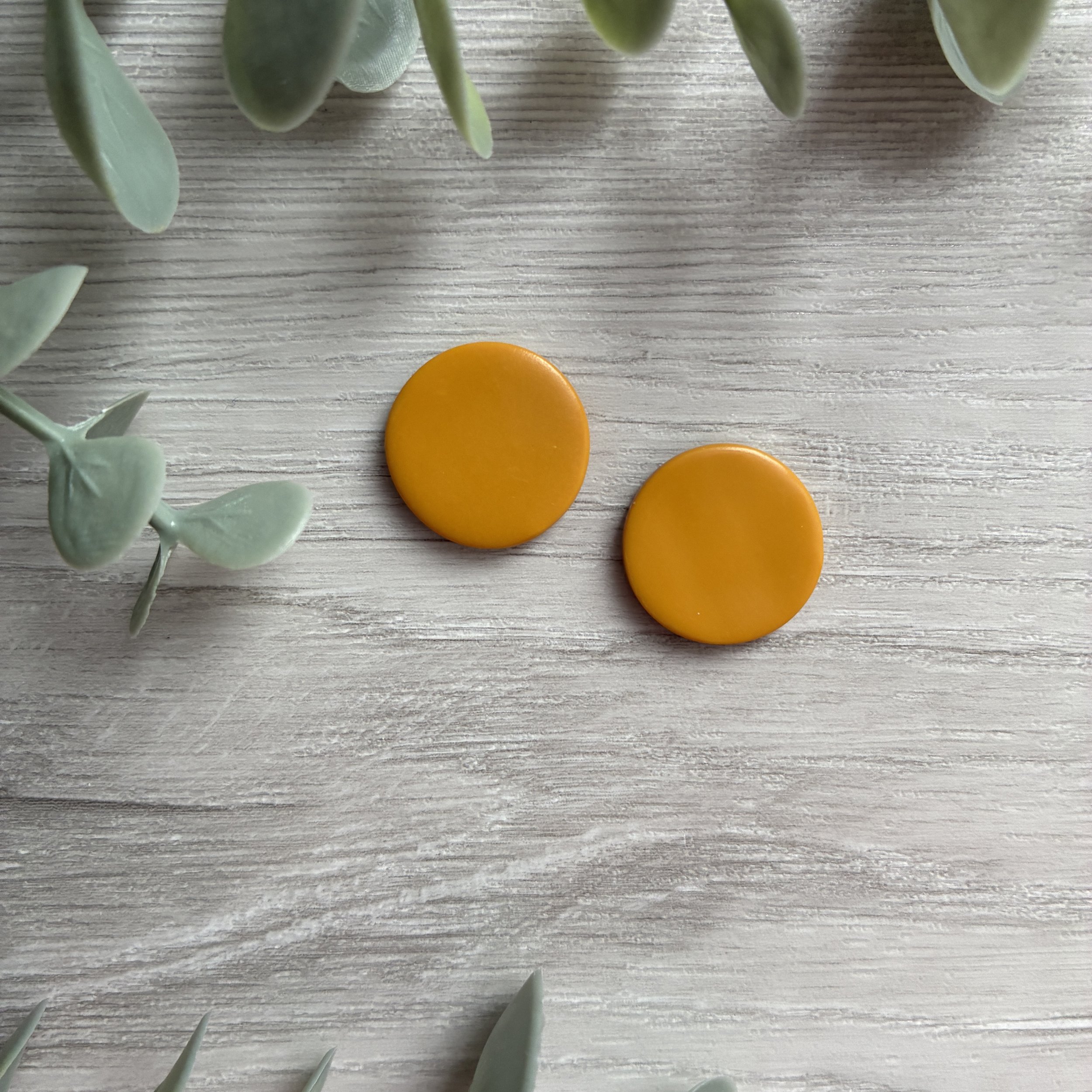 Solid Colour Round Polymer Clay Cabochons