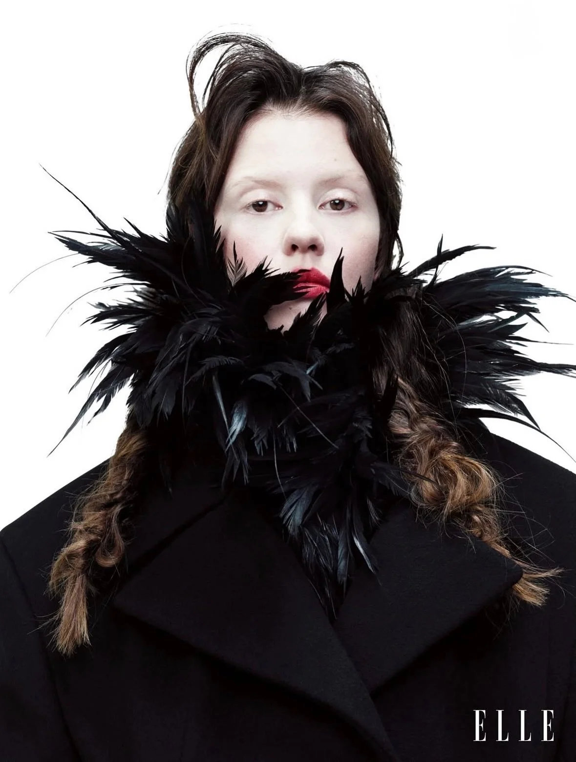 A glimpse into the extraordinary life and career of #MiaGoth from ELLE’s November 2025 cover story. Her story of resilience, creativity, and motherhood.
#repost
@elleusa #MiaGoth’s journey is one of transformation and strength. From a t