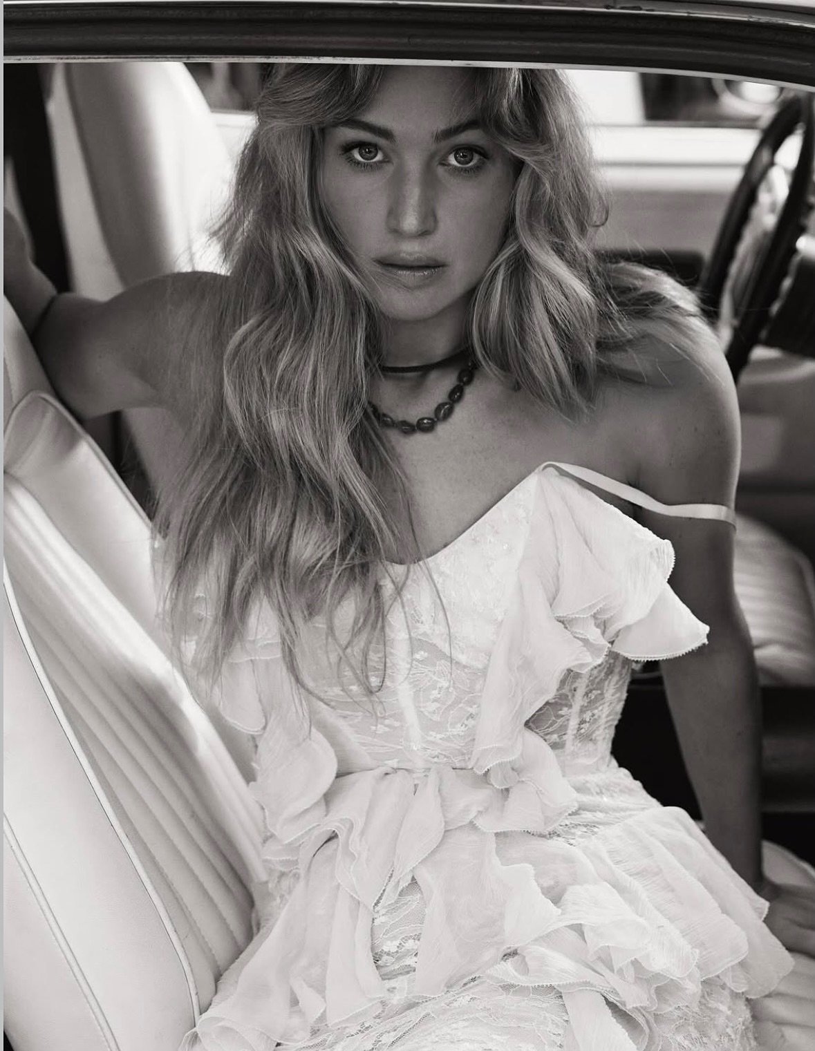 A stunning cover and an incredible team. Moments like this remind us why fashion and image making continue to captivate the world.

&bull;&bull;&bull;
#repost

@cassblackbird V cover &amp; Thank you #stephanGan #JenniferLawrence #RobertPattinson for 