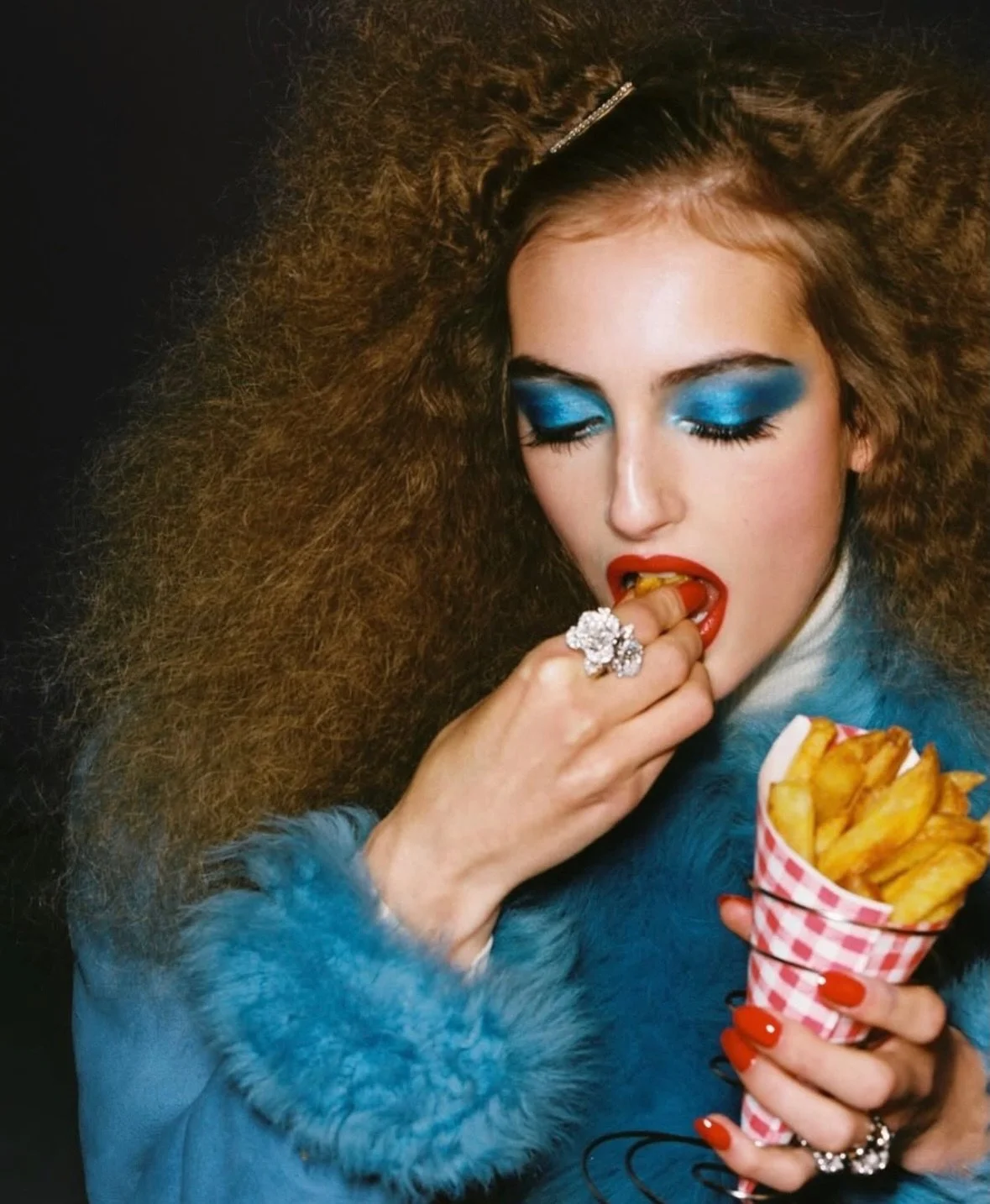 Timeless. Magnetic. Effortlessly chic

&bull;&bull;&bull;
#repost

@artandcommerce M le Magazine du Monde, December
2025. Photographer: Carlijn Jacobs. Makeup: Celine Martin.

@M_Magazine @CarlijnJacobs @CelineMartin
#MleMonde #CarlijnJacobs #CelineM