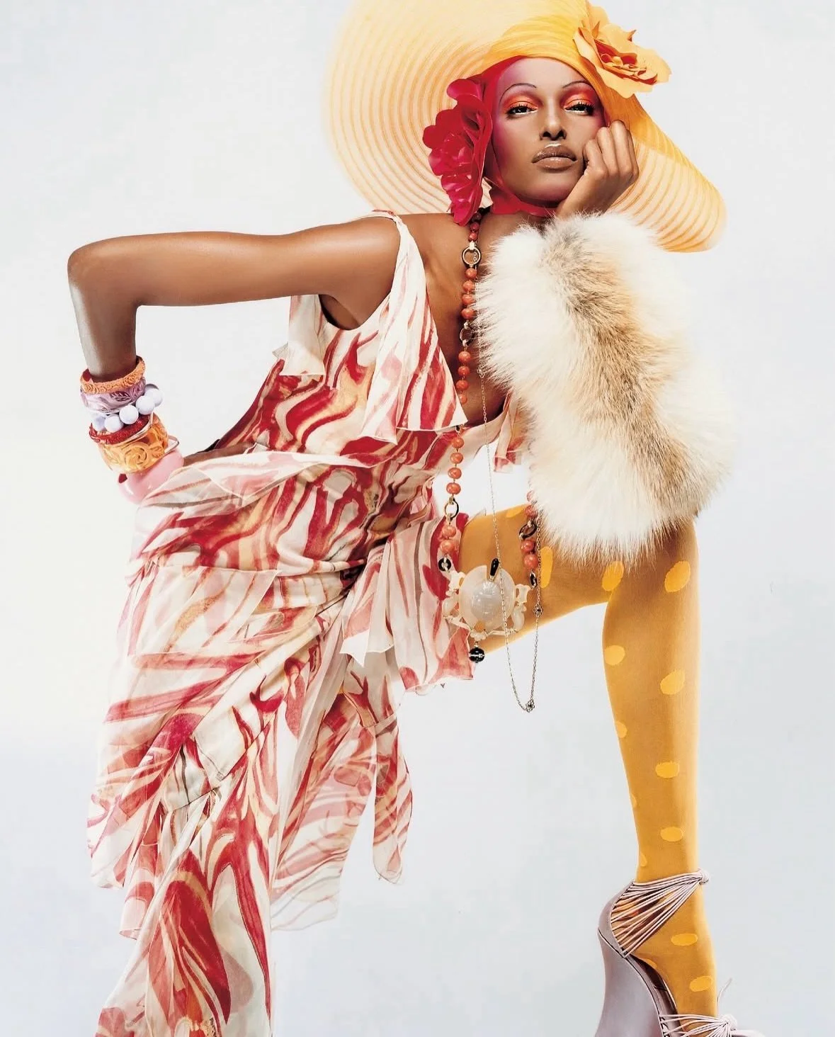 Valentino never just dressed the body. He shaped dreams, moods, and a visual language that defined an era. Through iconic lenses and unforgettable muses, fashion became pure imagination.

&bull;&bull;&bull;
#repost 

@vogueitalia Le creazioni di #Val