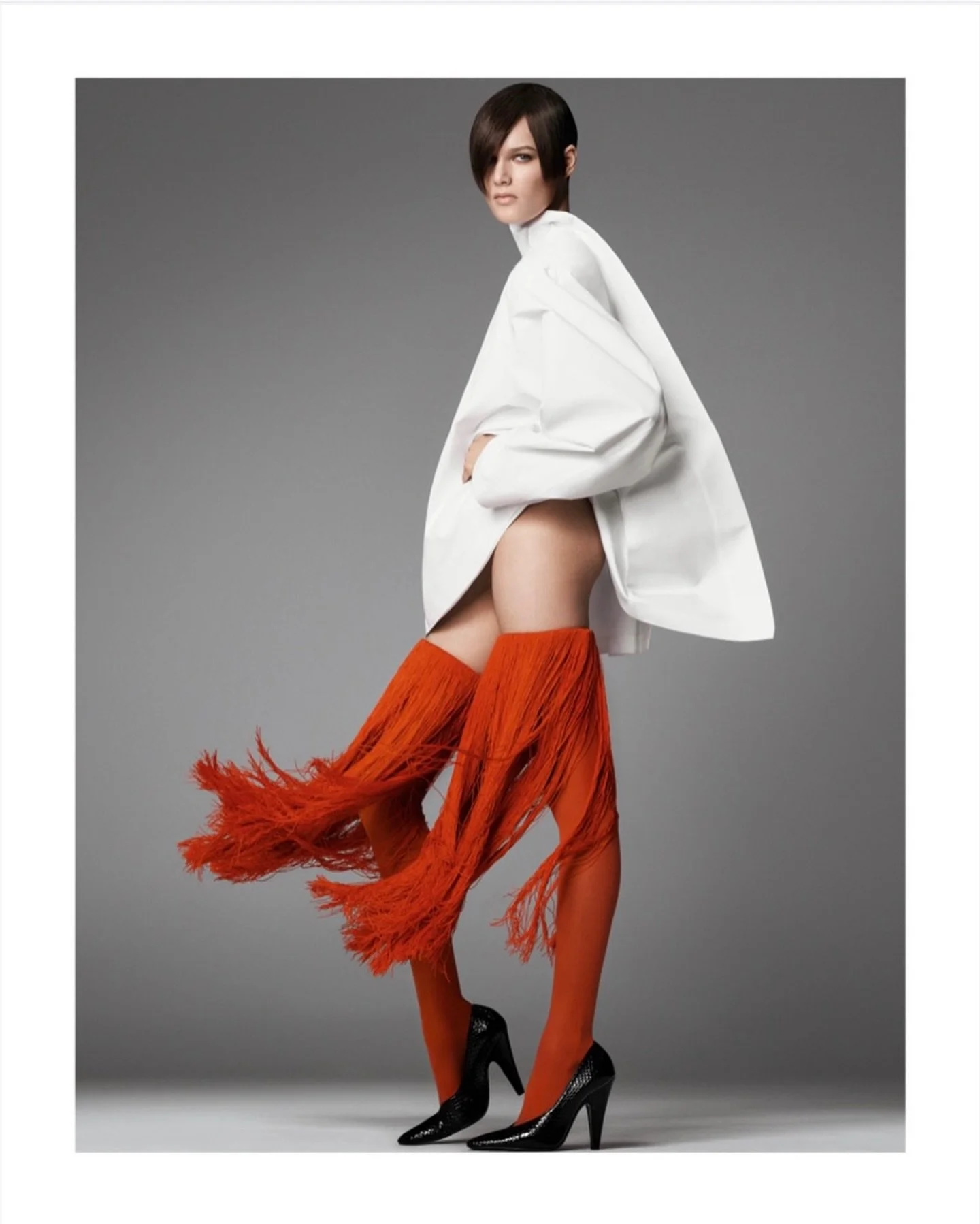 Ala&iuml;a Winter Spring 26 captured through the masterful eye of Steven Meisel is pure sculptural poetry.

&bull;&bull;&bull;
#repost

@maisonalaia @STEVENMEISELOFFICIAL PHOTOGRAPHS THE ALA&Iuml;A WINTER SPRING 26 COLLECTION BY @PIETER_MULIER

BUILD