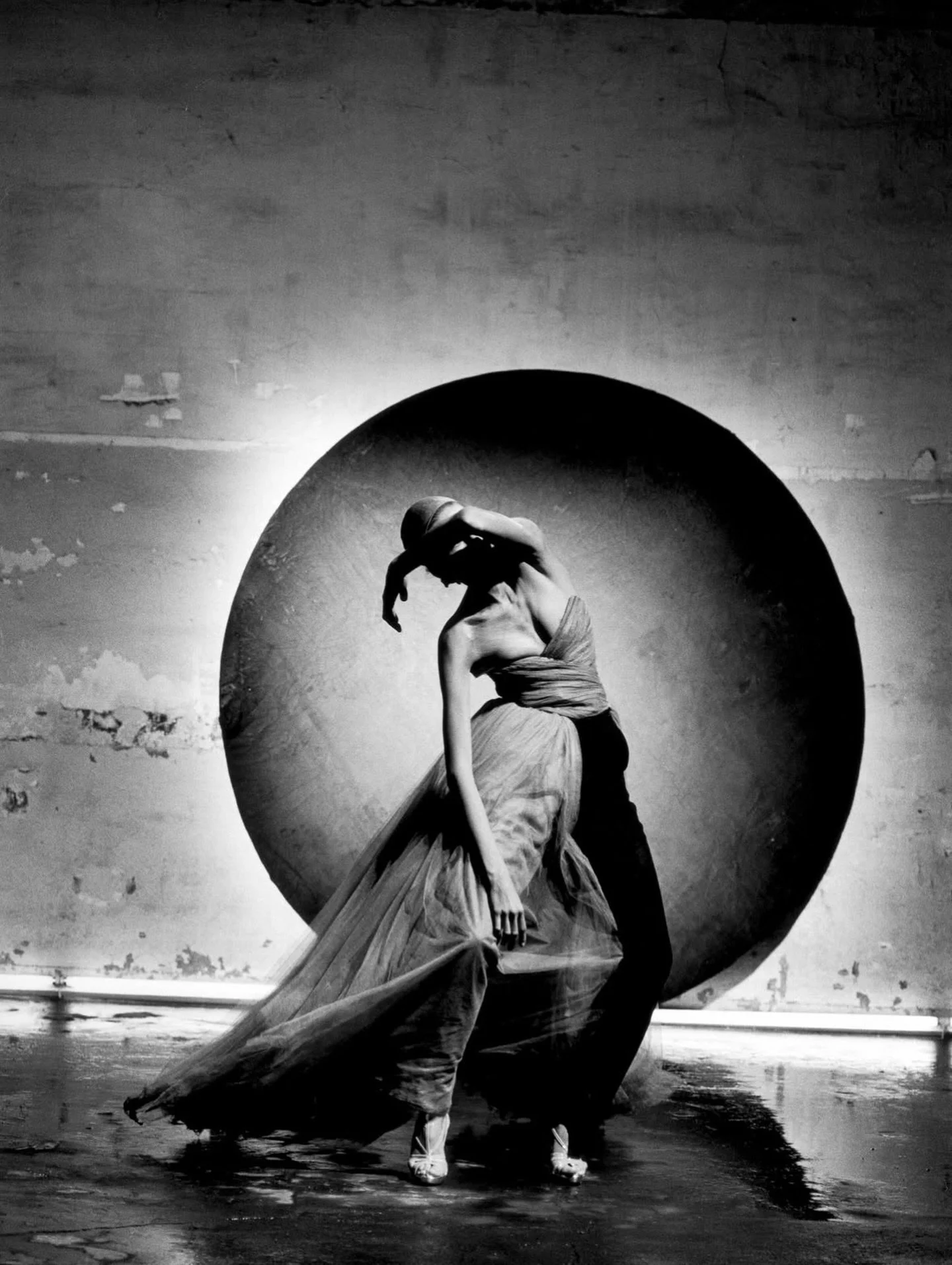 Peter Lindbergh always knew how to make elegance feel unforgettable

&bull;&bull;&bull;
#repost

@therealpeterlindbergh Amanda Johnson, Aubervilliers,
2003

#LindberghStories