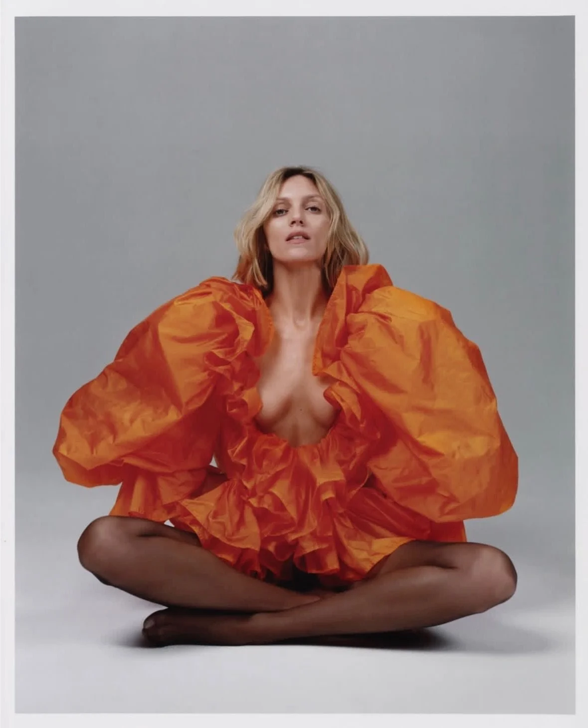 A beautiful day shaped by grace, trust, and that rare kind of magic that happens when every detail falls perfectly into place

&bull;&bull;&bull;
#repost

@agataserge this has been the most amazing day&hellip; thank you @anja_rubik <3!! The bigges