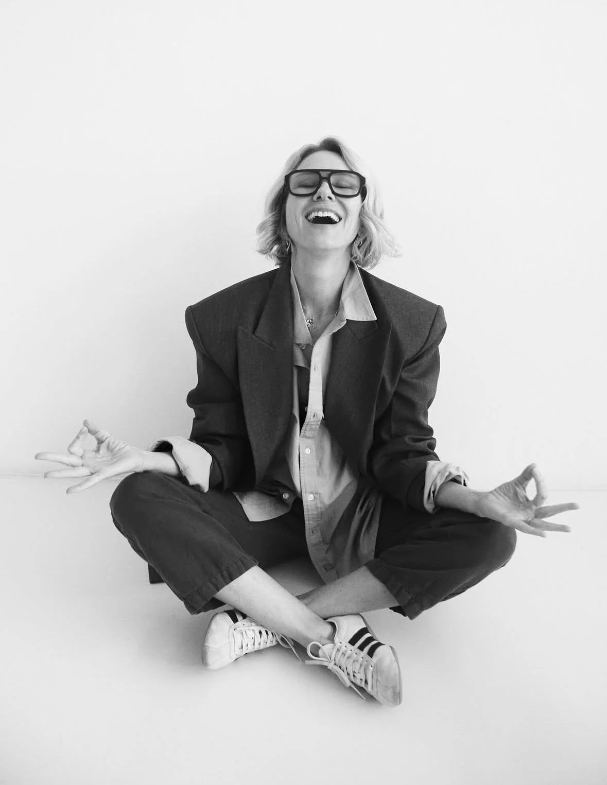 Studio energy 🖤

&bull;&bull;&bull;
#repost

@wattsupphoto In the studio with @naomiwatts x @stripesbeauty in @adidasoriginals #benwatts #scrapbooking #nyc