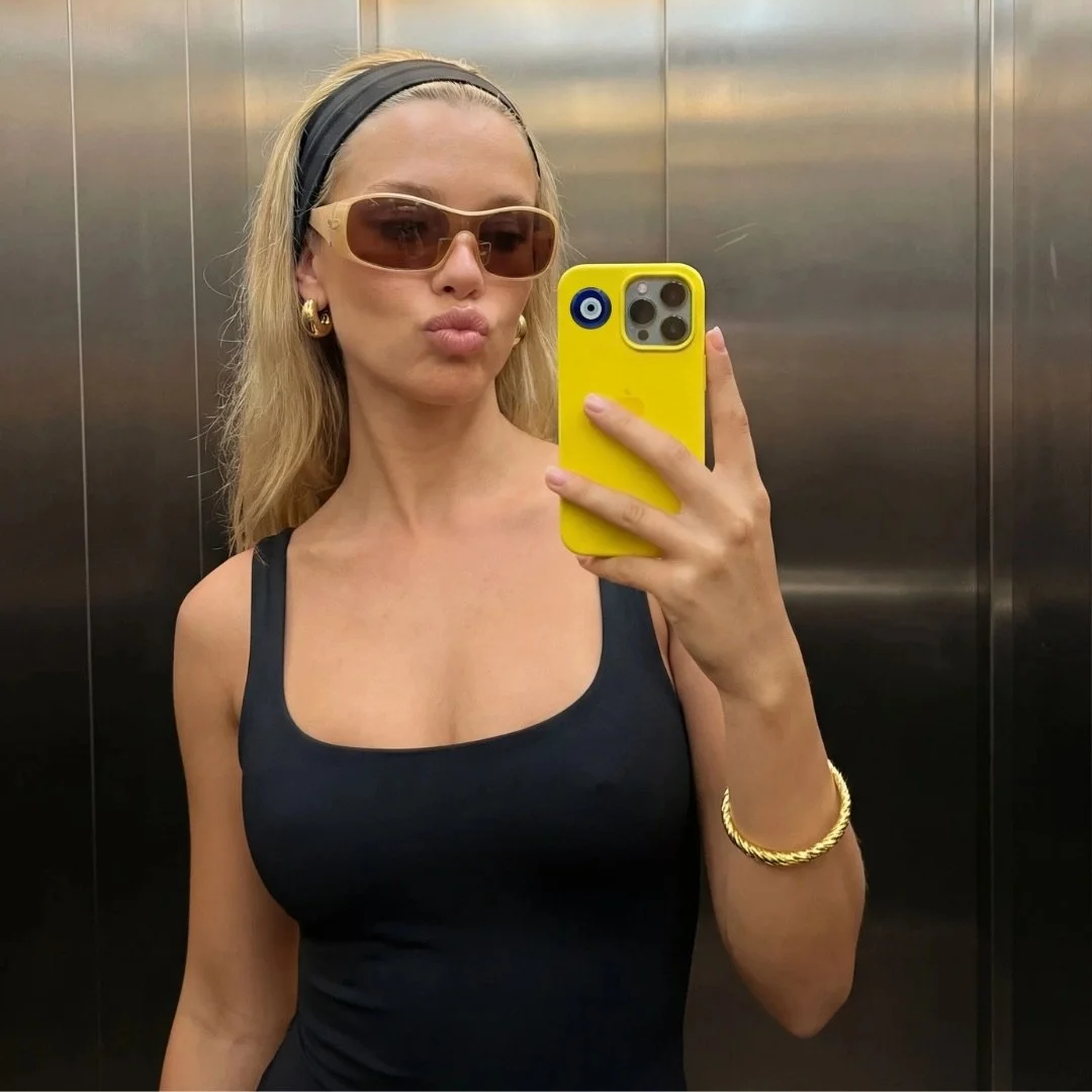 mirror+selfie+red+chanel+%281%29.png