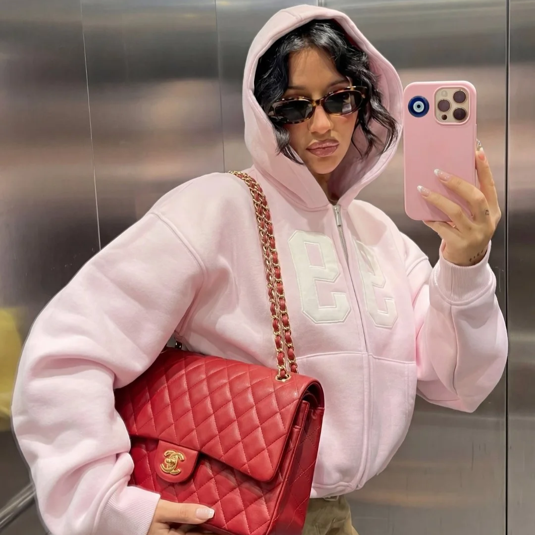 mirror+selfie+red+chanel+2.png