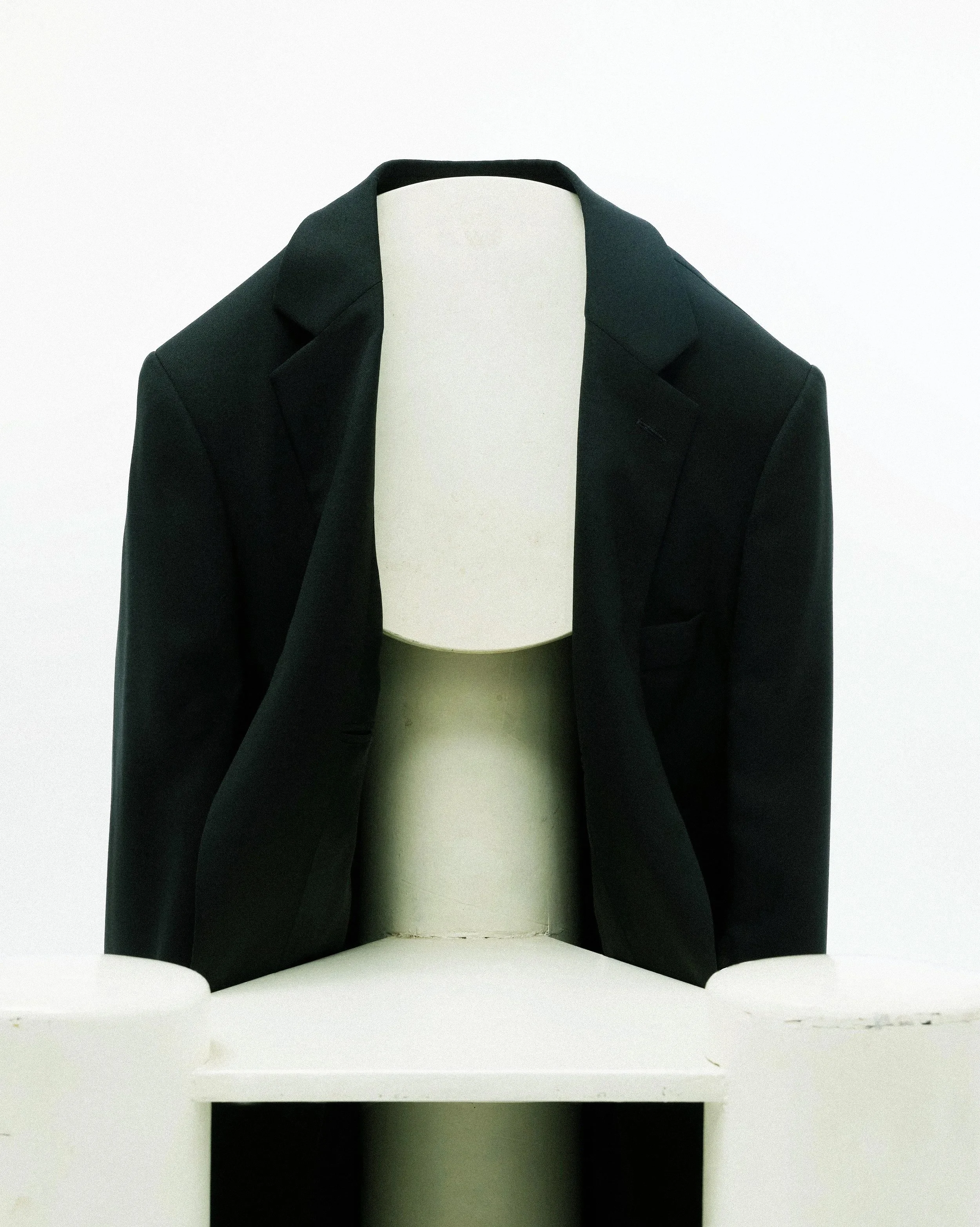 BLAZER_WHITE_CHAIR.jpg