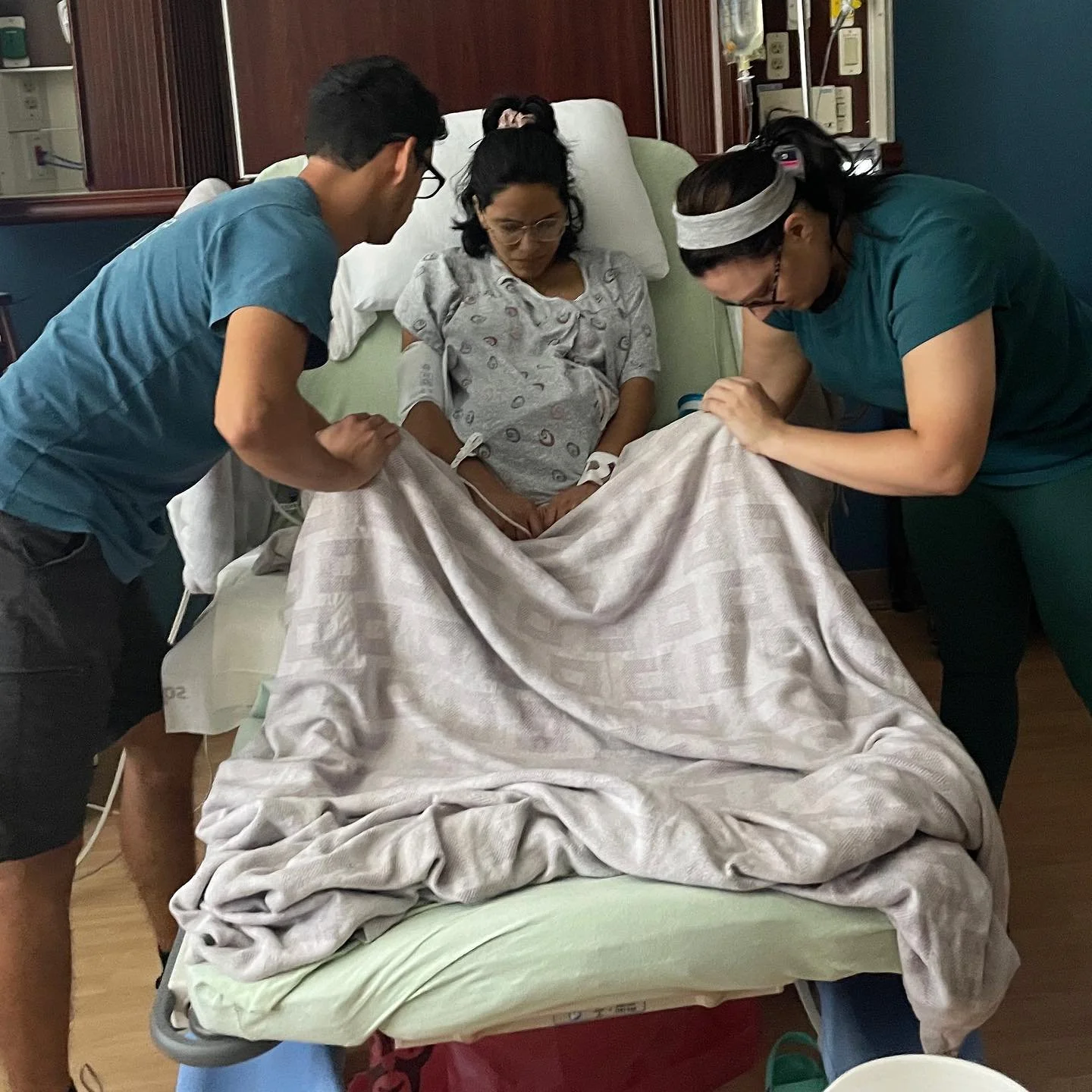 &ldquo;So, you&rsquo;re like a midwife?&rdquo; 
That&rsquo;s the most common question I&rsquo;ve received when I tell someone I&rsquo;m a birth doula! No, a doula is not like a midwife! A doula offers non-clinical support during pregnancy and labor.
