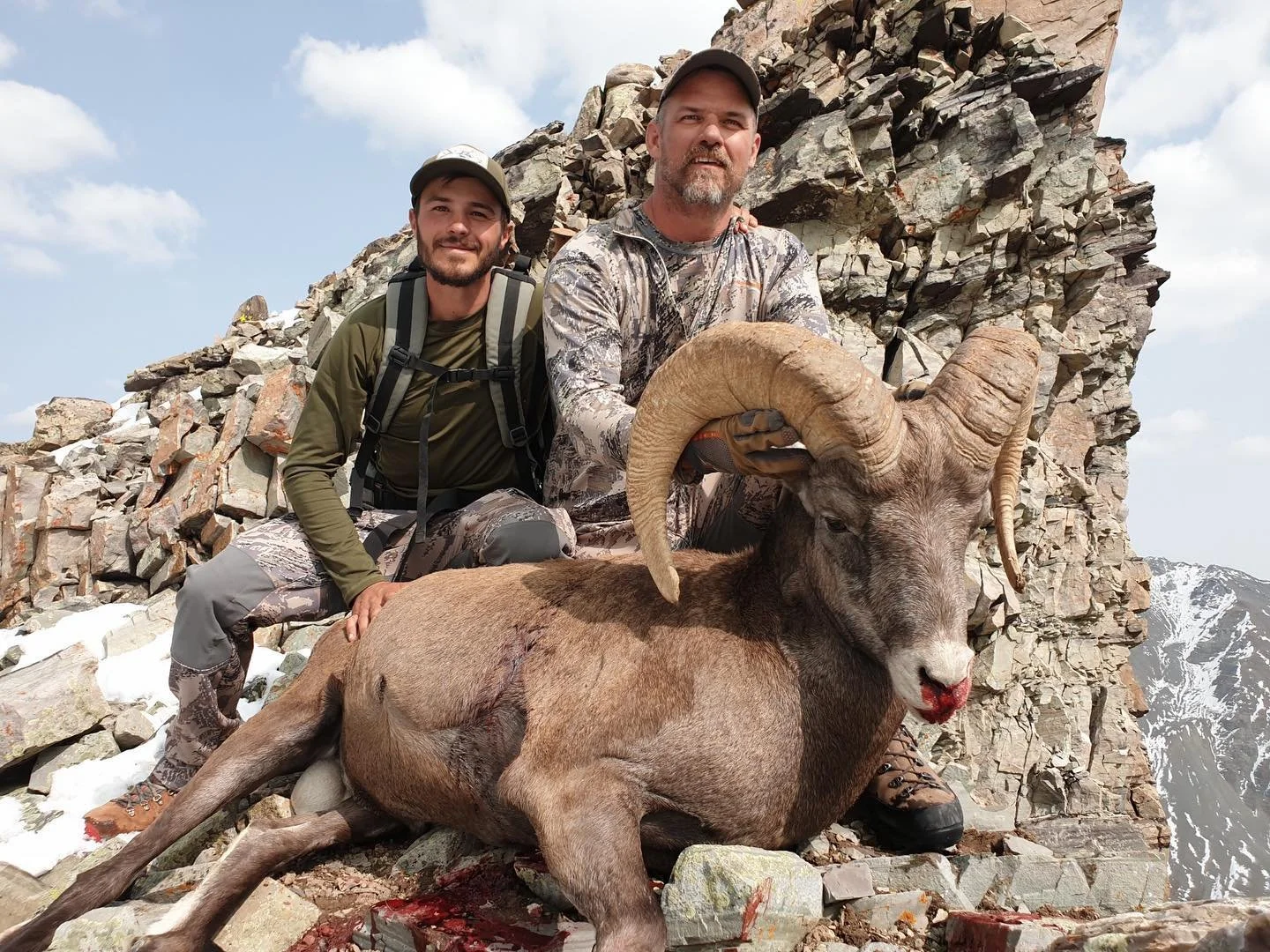 2020 Bighorn Sheep Hunt 
Hunter: Devin Aherne
Guide: John Howe #bighornsheep #ram #hunting #bighornhunt #sheephunt #sitkagear #sigsauer #rockymountains #backcountry #highcountry