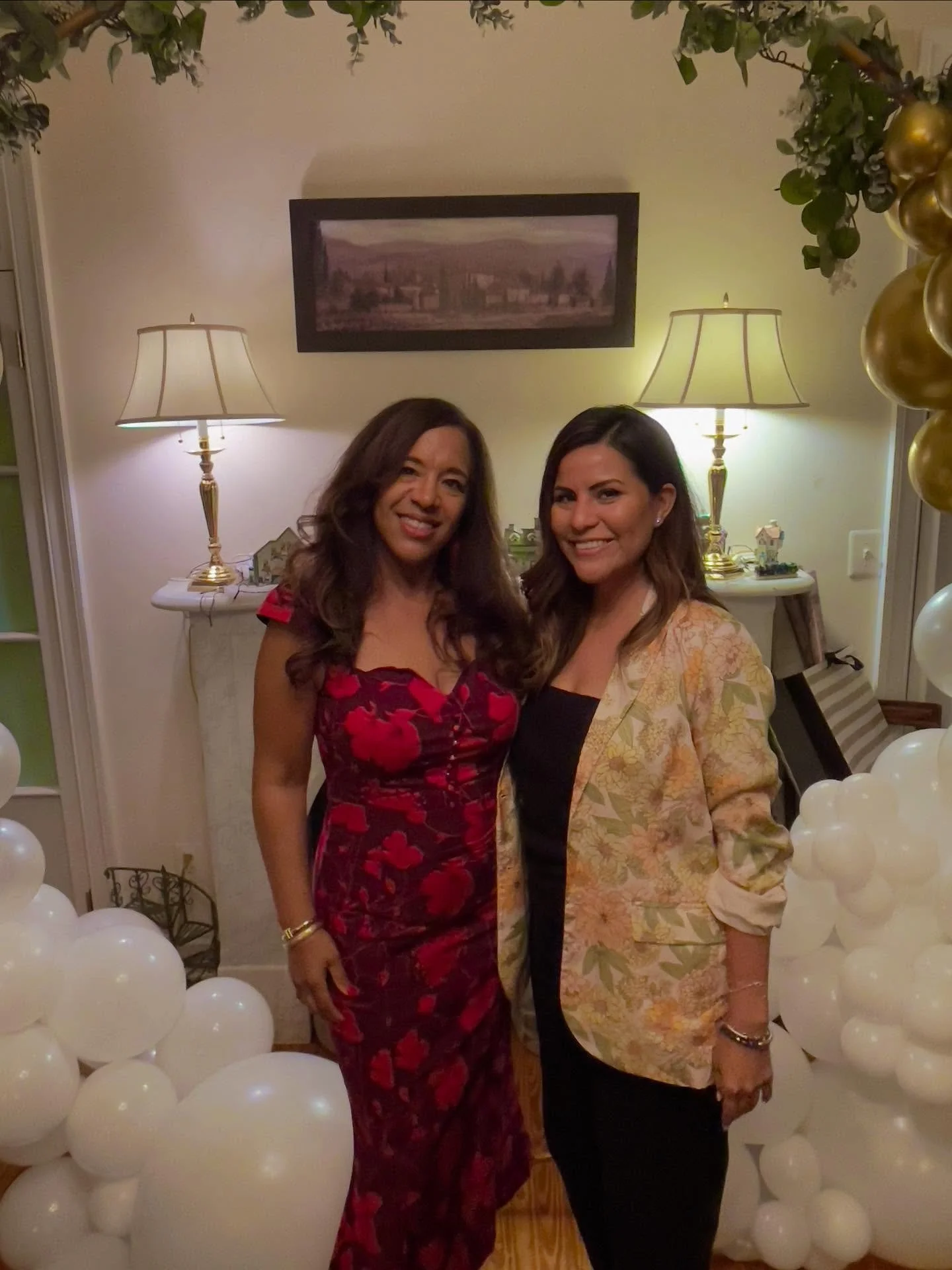 This Saturday, a woman I met on LinkedIn showed up to a family event. 💛
She laughed with my best friend. Connected with family. Stayed for hours.
Two months ago, we were complete strangers.
🔥 HOT TAKE: &ldquo;Social media friends aren&rsquo;t real 