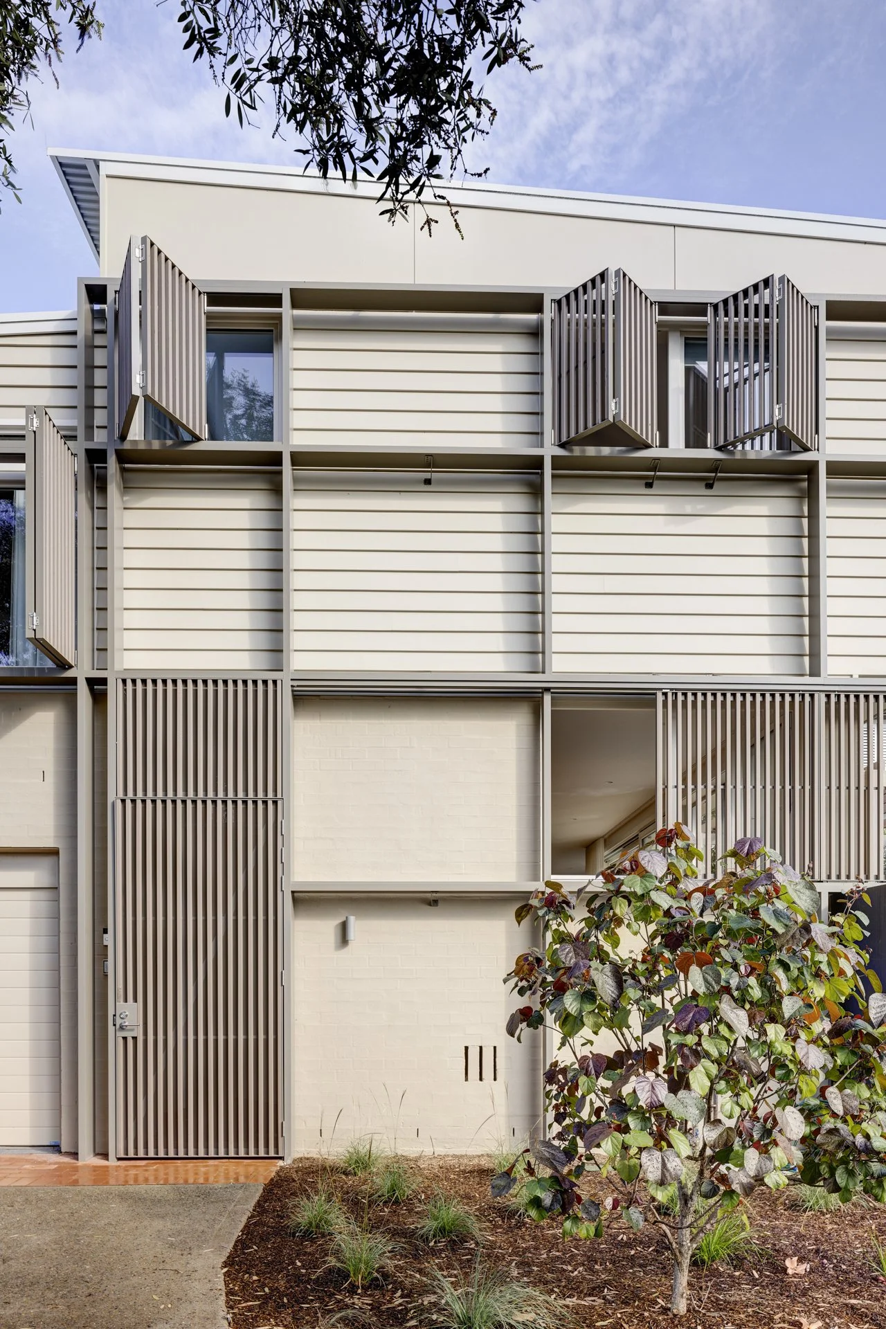 Facade and screens bronte house