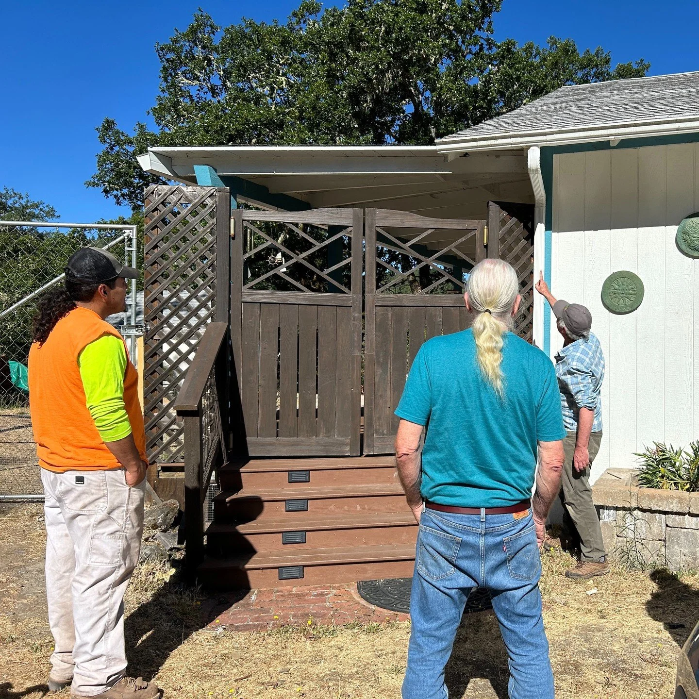 MCFSC Staff and our Fuel's Reduction Crew set out in the heat to Shafer Ranch Road to complete Home Assessments with three residents. 
What is a Home Assessment? This amazing FREE opportunity gives you a non-judgmental, non-binding, non-regulatory,