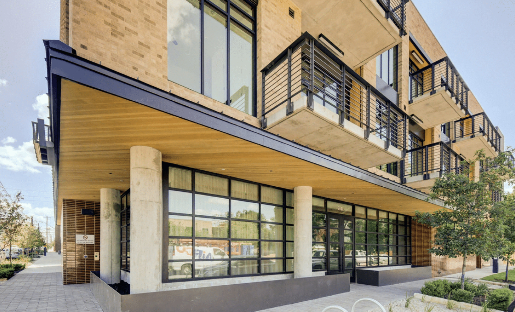 The Foundry 1501 E. 4th St: Retail/Office Space For Sale
