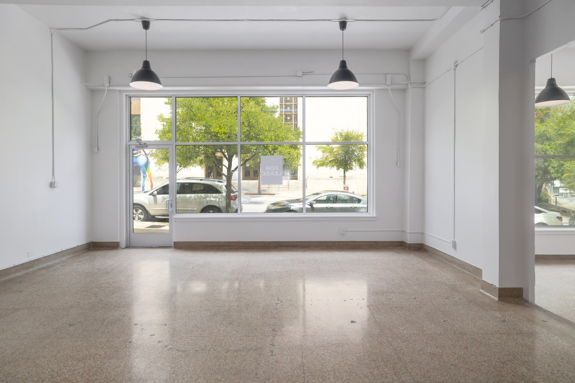 119 W 8th St 004.jpg-SMALL.JPG