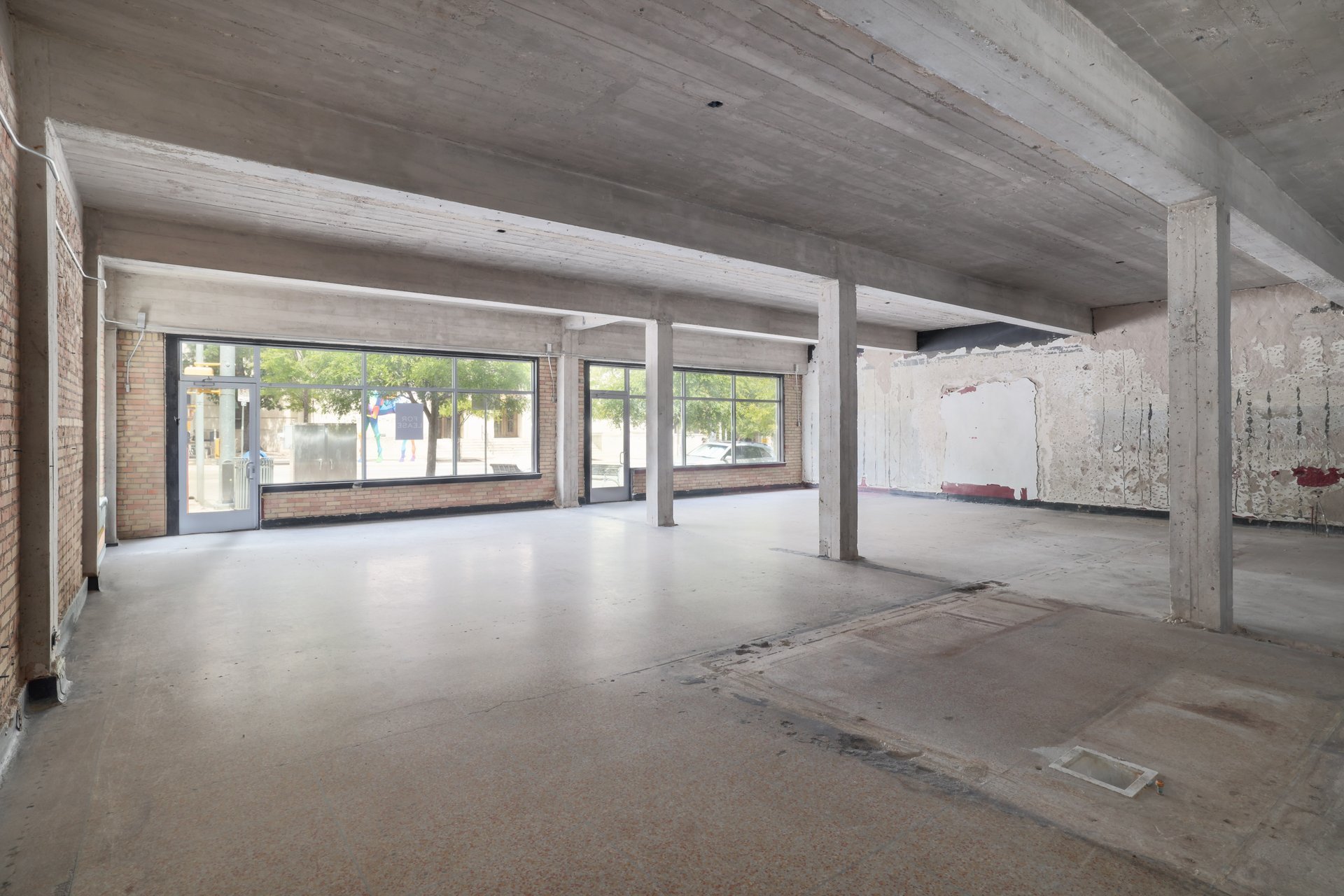 119 W 8th St 030.jpg-SMALL.JPG