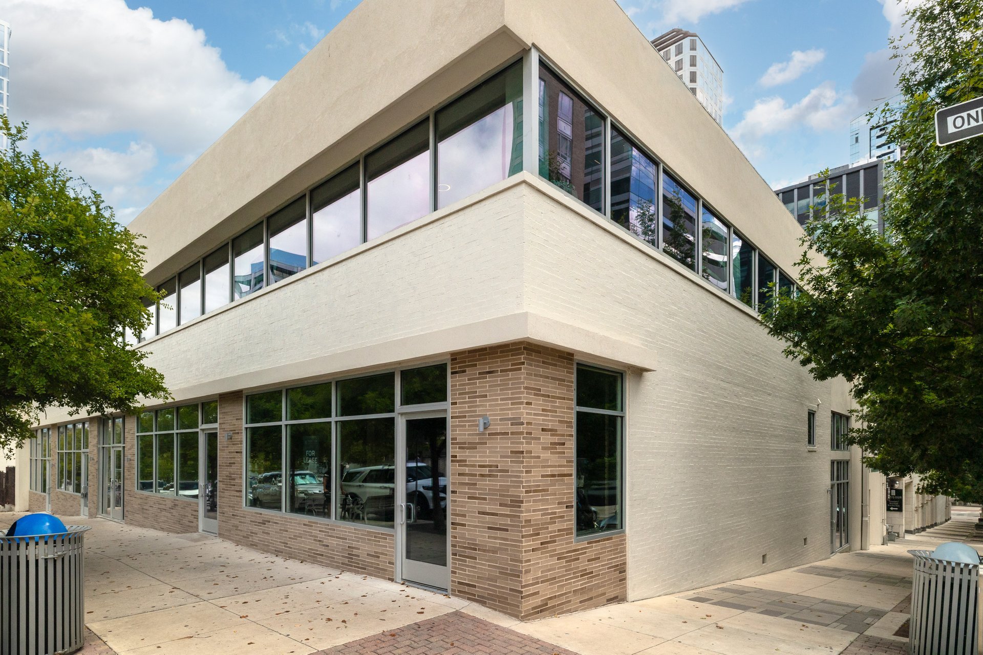 119 W 8th St 028.jpg-SMALL.JPG