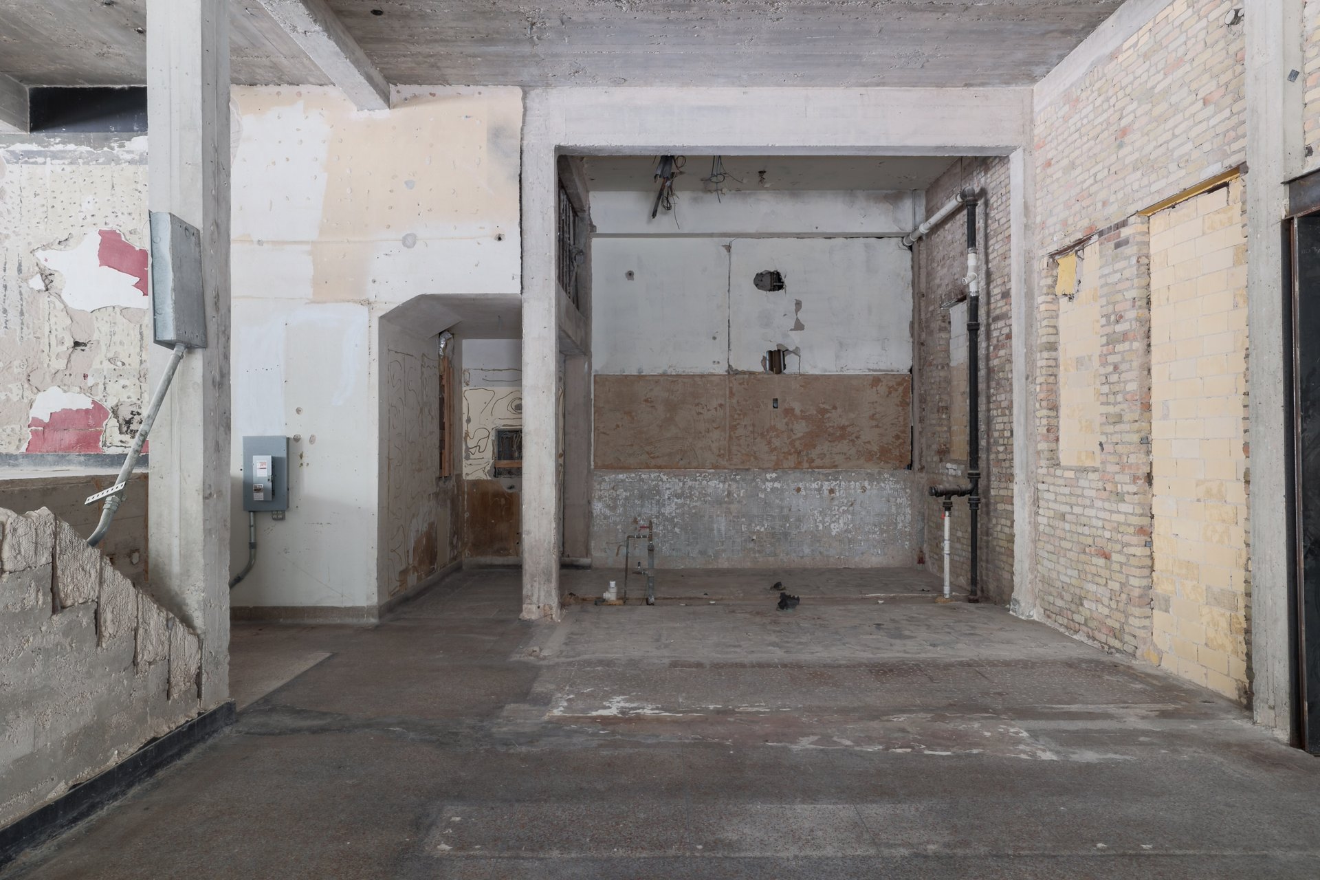 119 W 8th St 039.jpg-SMALL.JPG