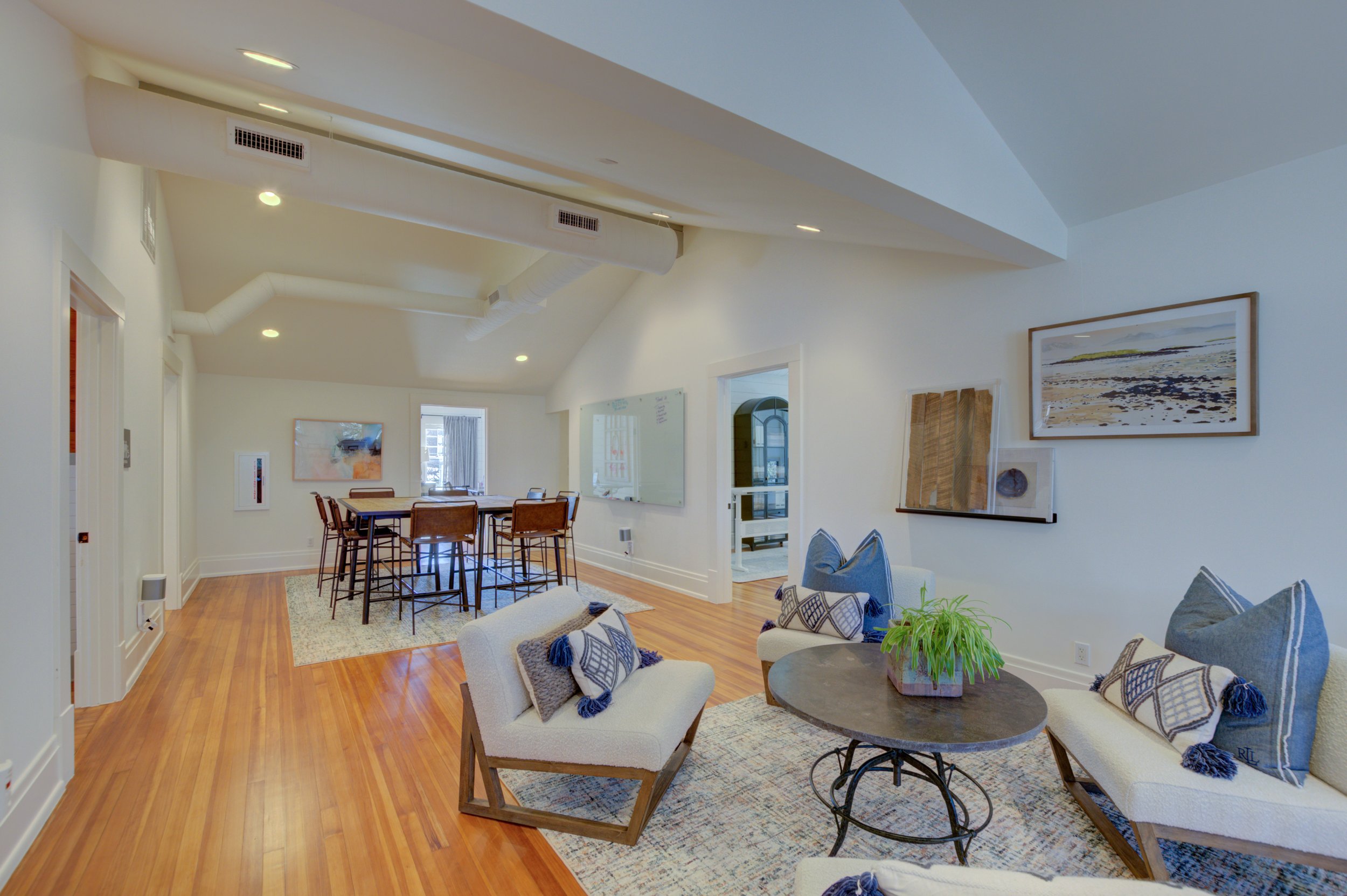 Landing-2nd floor1.jpg