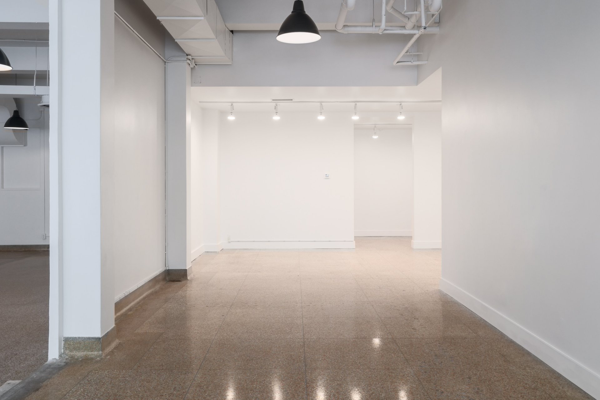 119 W 8th St 009.jpg-SMALL.JPG