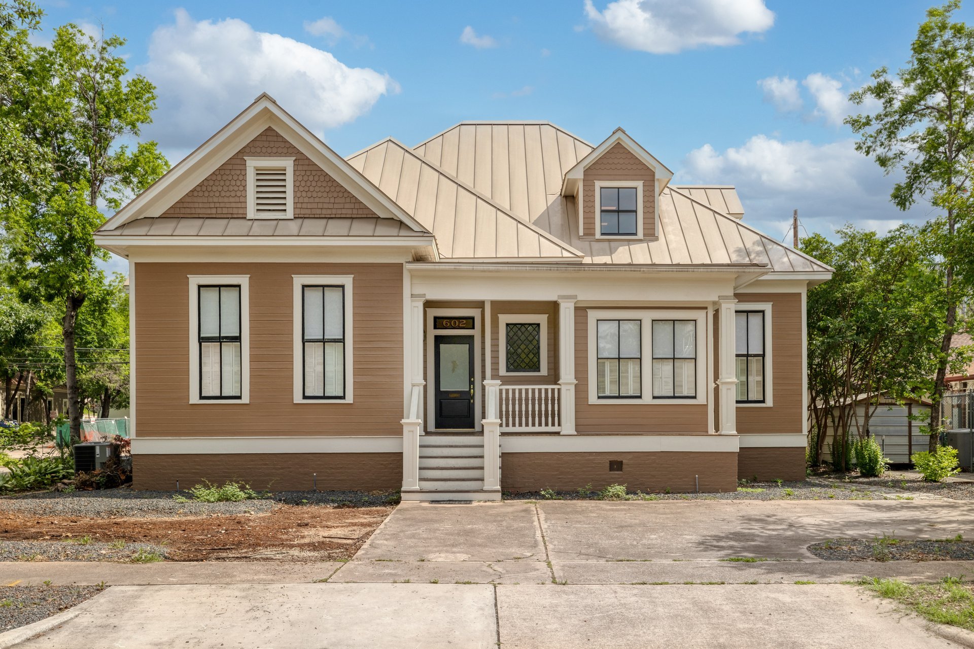 602 West 13th St 002.jpg-SMALL.JPG