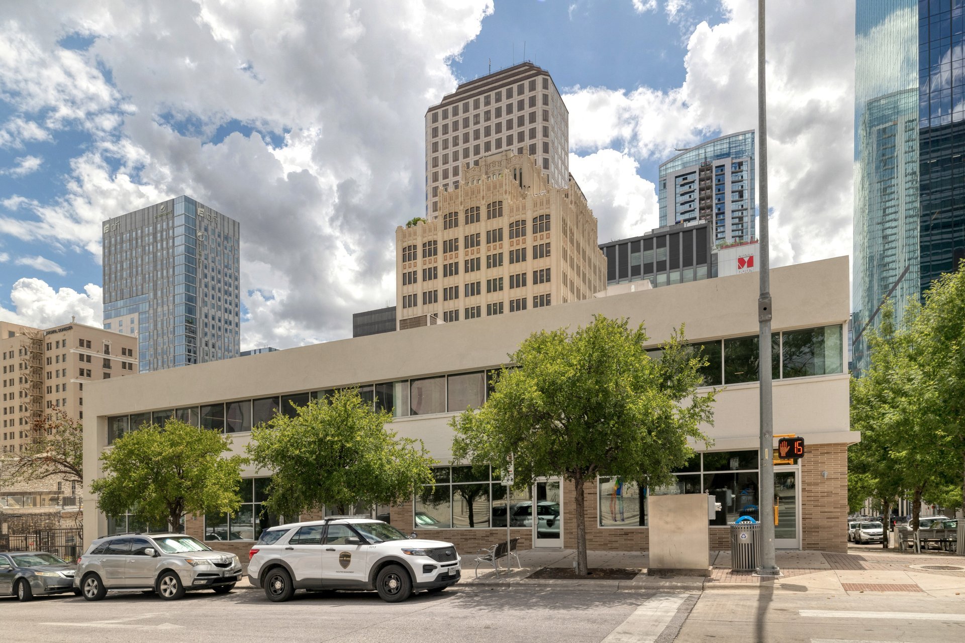119 W 8th St 027.jpg-SMALL.JPG