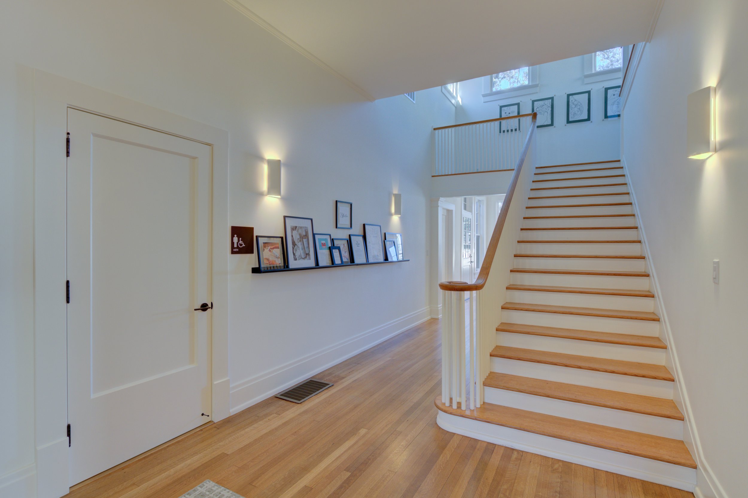 Foyer-1st floor 1.jpg