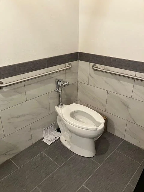Toilet_01.jpg