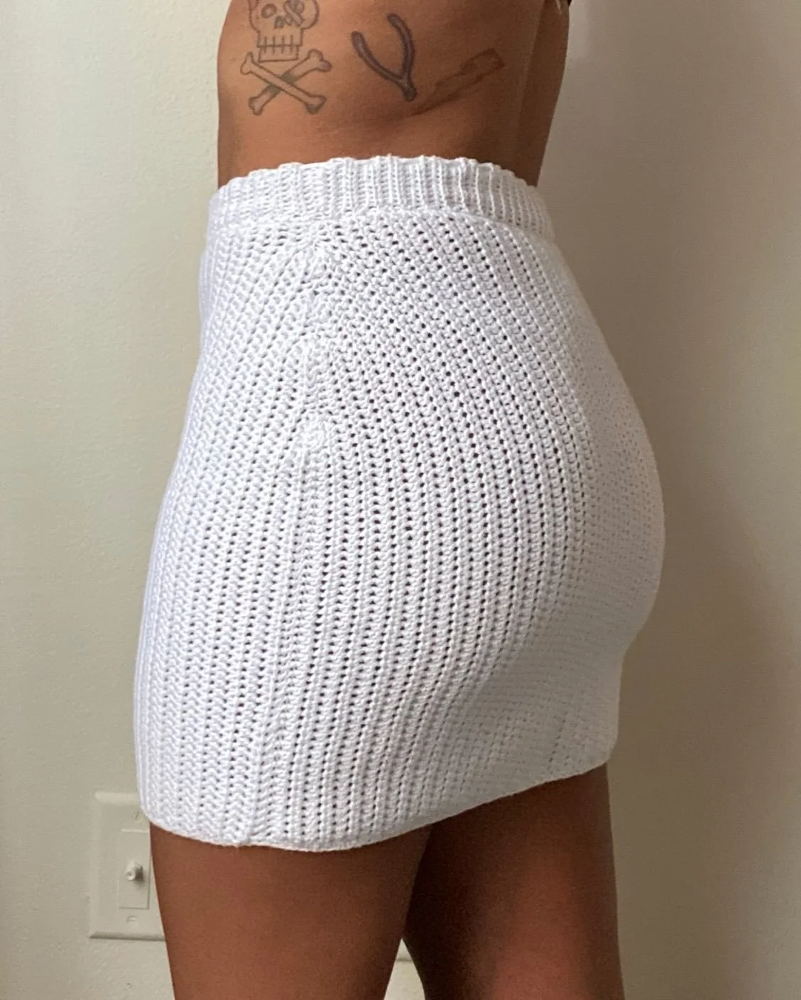 Yarn choice plays a major roll in the outcome of a project. I think I&rsquo;ve made at least 6 projects using @lionbrandyarn Coboo! It is absolutely some of my favorite yarns to use. 

#crochet #crochetskirt #crochetoutfit #artfitbyzakyla #doesyourar