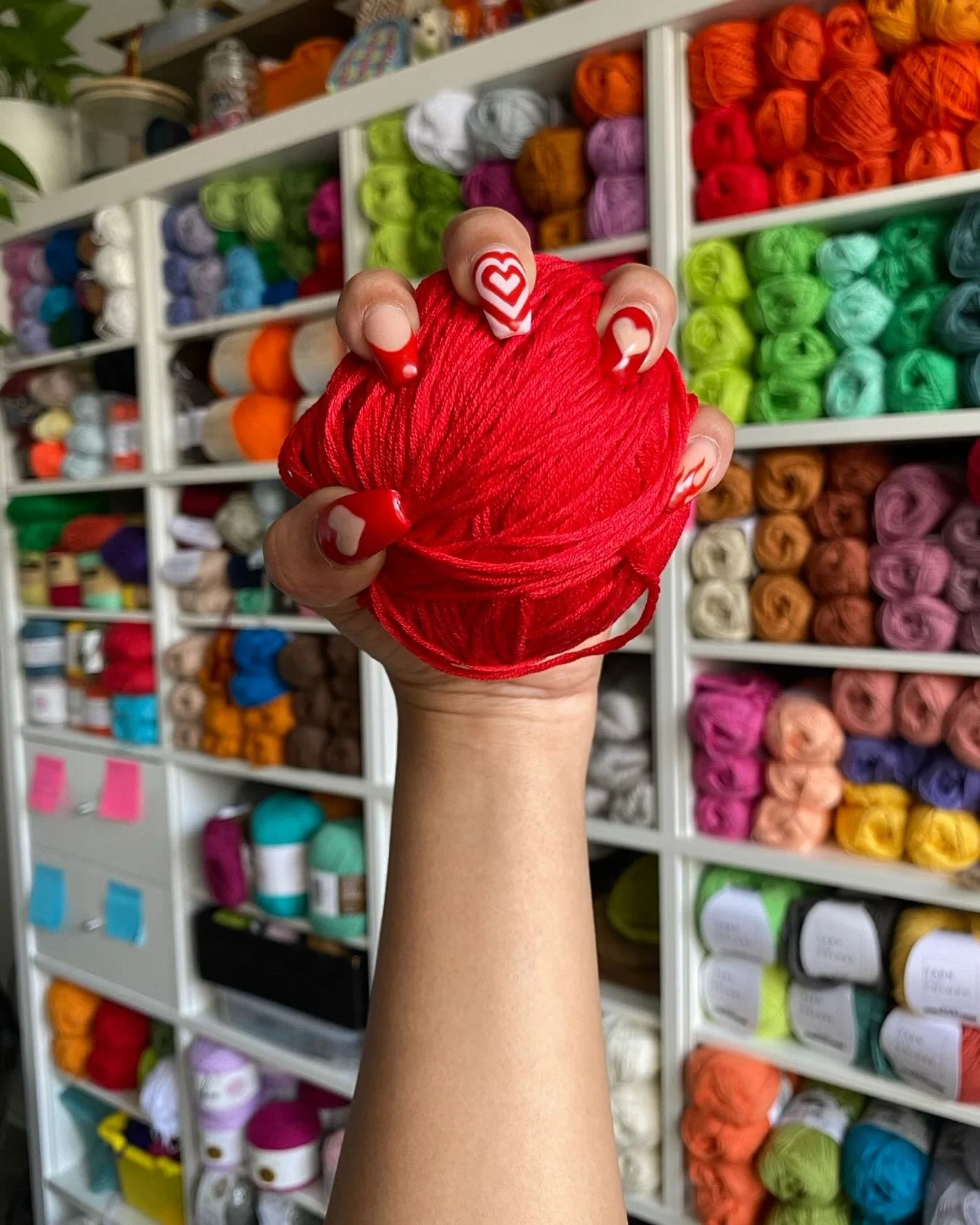 😍🥰&hearts;️

It&rsquo;s been a while since I&rsquo;ve stressed out a nail tech behind my nail designs lol. Farewell to the DIP powder. It was fun while it lasted! 

#artfitbyzakyla #doesyourartfit #nails #dippowder #naildesigns #yarn #yarnlover