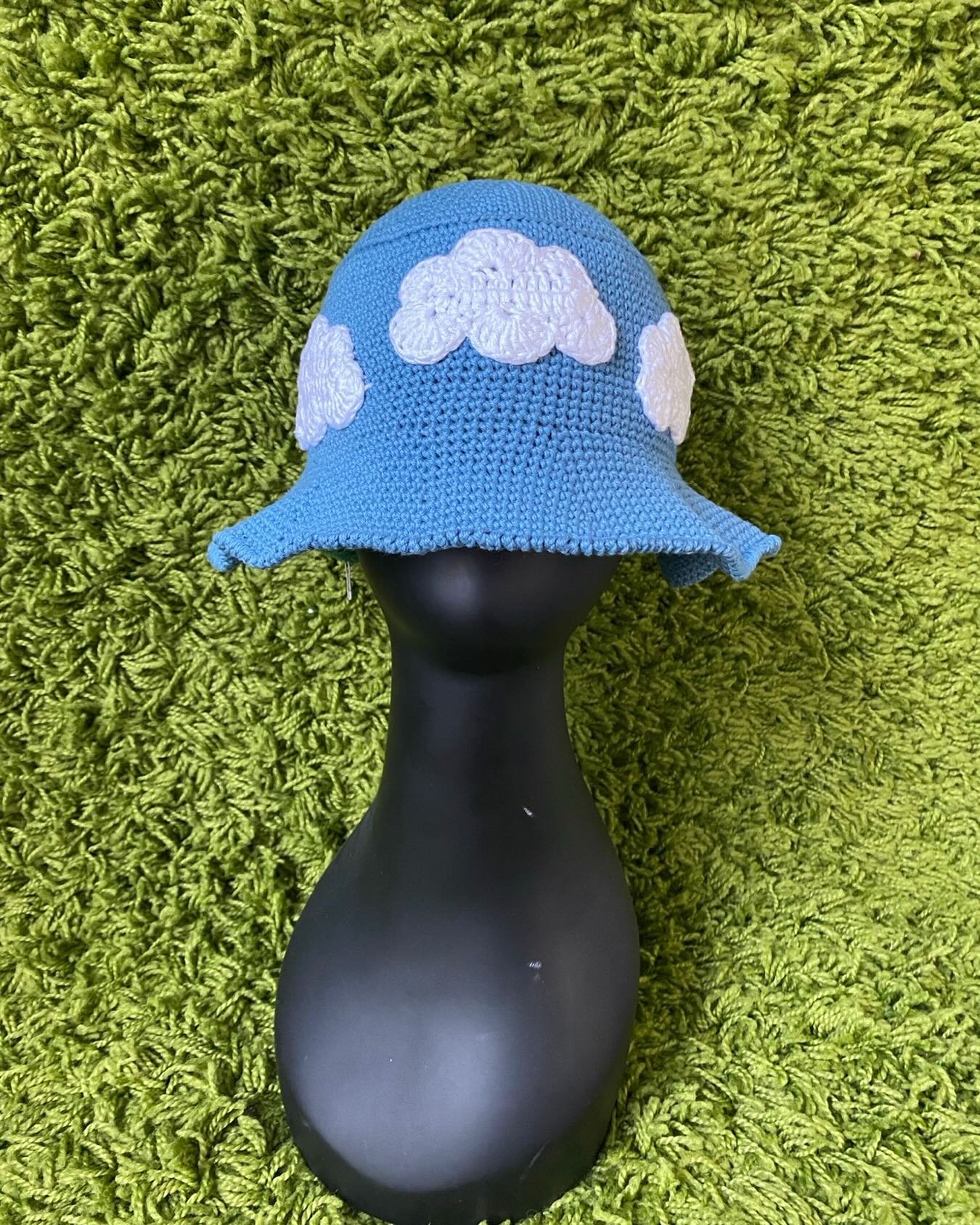 One of my favorite bucket hats to make! I call this the cloudy days bucket hat! 

#crochet #artfitbyzakyla #doesyourartfit #crochethat #crochetbuckethat #buckethat #handmade #fiberart