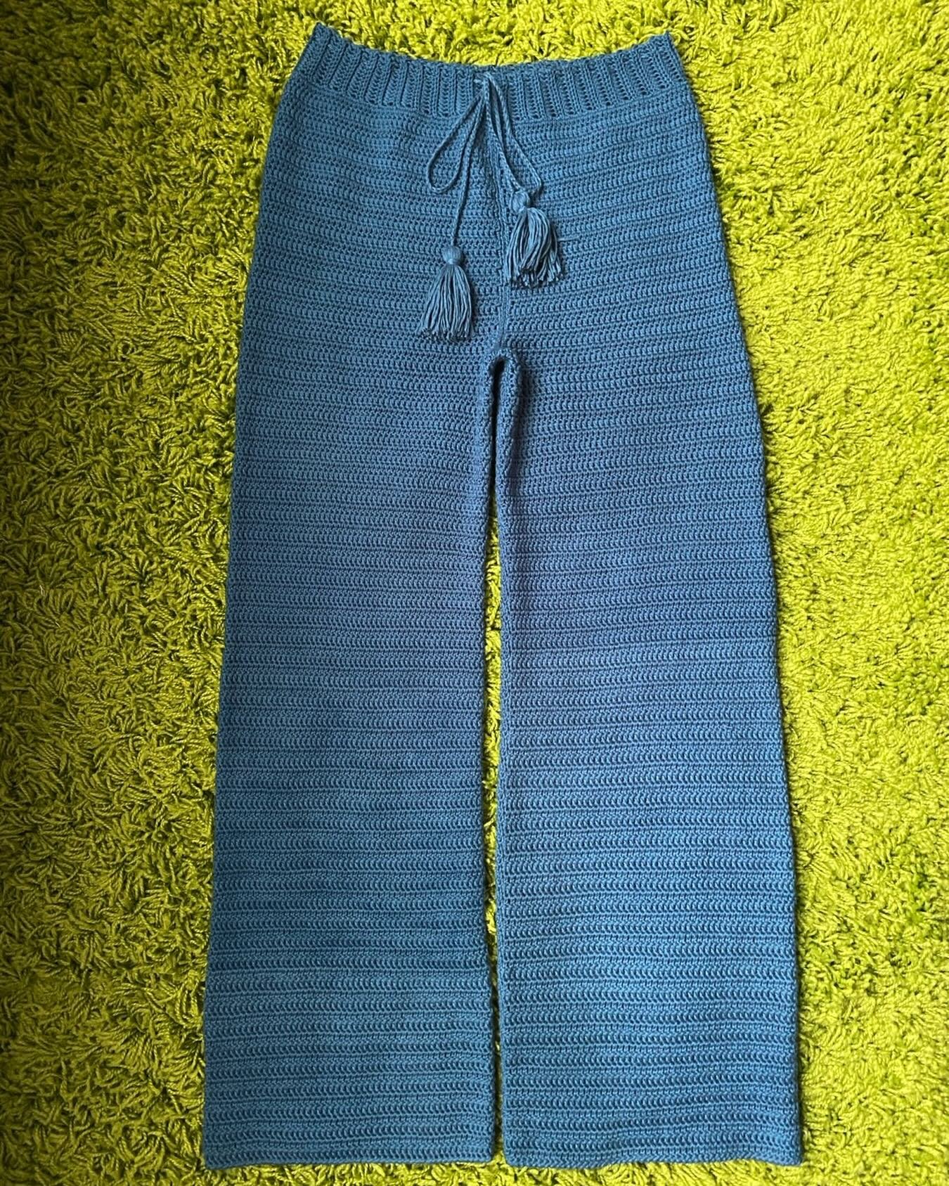 The ArtFit Shorty Shorts extended into pants! Find the pattern on my site! 

I used Lion Brand Coboo for these!

#crochet #artfitbyzakyla #doesyourartfit #crochetpants #crochetpattern #yarn #crocheter #handmade #crochetclothes