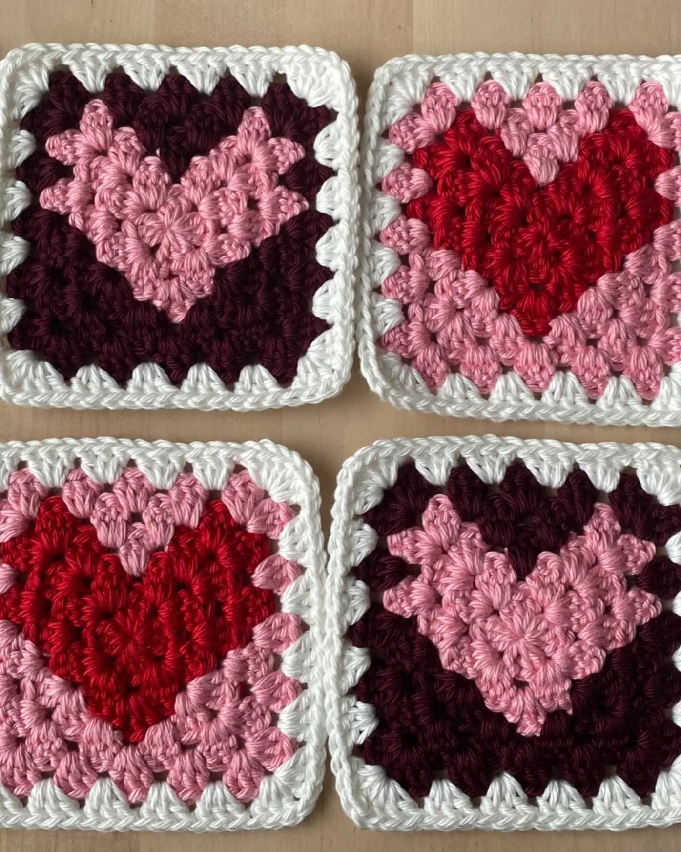 I made these using @wecrochetofficial Shine! It&rsquo;s a super soft cotton blend! I&rsquo;ve made quite a few projects with this yarn! 

#crochet #artfitbyzakyla #crocheter #grannysquare #doesyourartfit