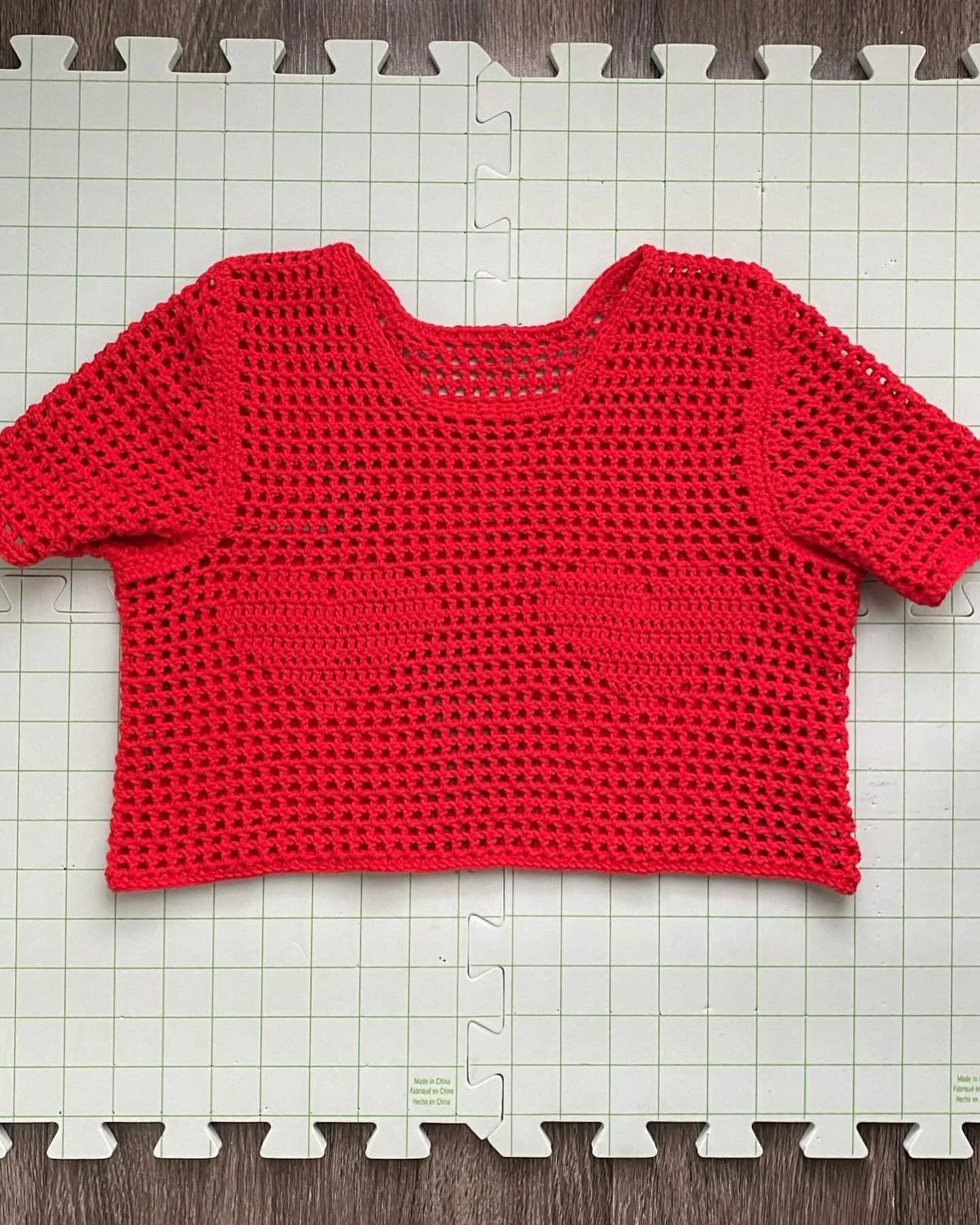 Sometimes I have to remind myself that I&rsquo;ve done challenging things! I love looking at this top! I was very happy with the construction and the completion of it because I normally avoid making tops. 

I&rsquo;ve never made another one like it. 