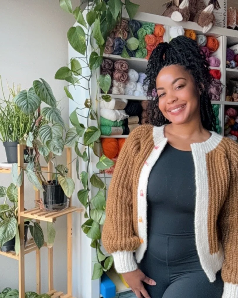 We had a quick lil temperature drop in Dallas. Did you reach for your handmade sweaters or cardigans today??

#crochet #artfitbyzakyla #doesyourartfit #do&ntilde;acardi #crochetcardigan