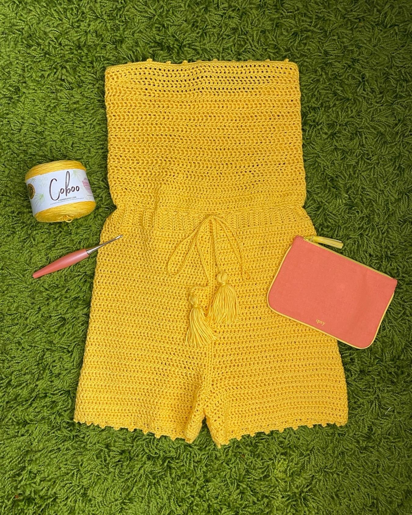 The ArtFit Shorty Shorts but make it a romper! You can purchase the pattern from doesyourartfit.com! 

#crochet #crochetpattern #crochetshorts #artfitbyzakyla #doesyourartfit