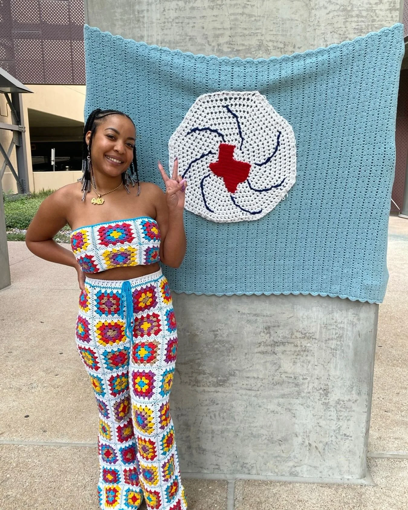 A throwback to my very first time at @dfwfiberfest back in 2023! Feel like forever ago! Will I see you there this year August 28-30?? 

Should we plan a day to all wear granny squares???

#crochet #artfitbyzakyla #doesyourartfit #grannysquares #croch