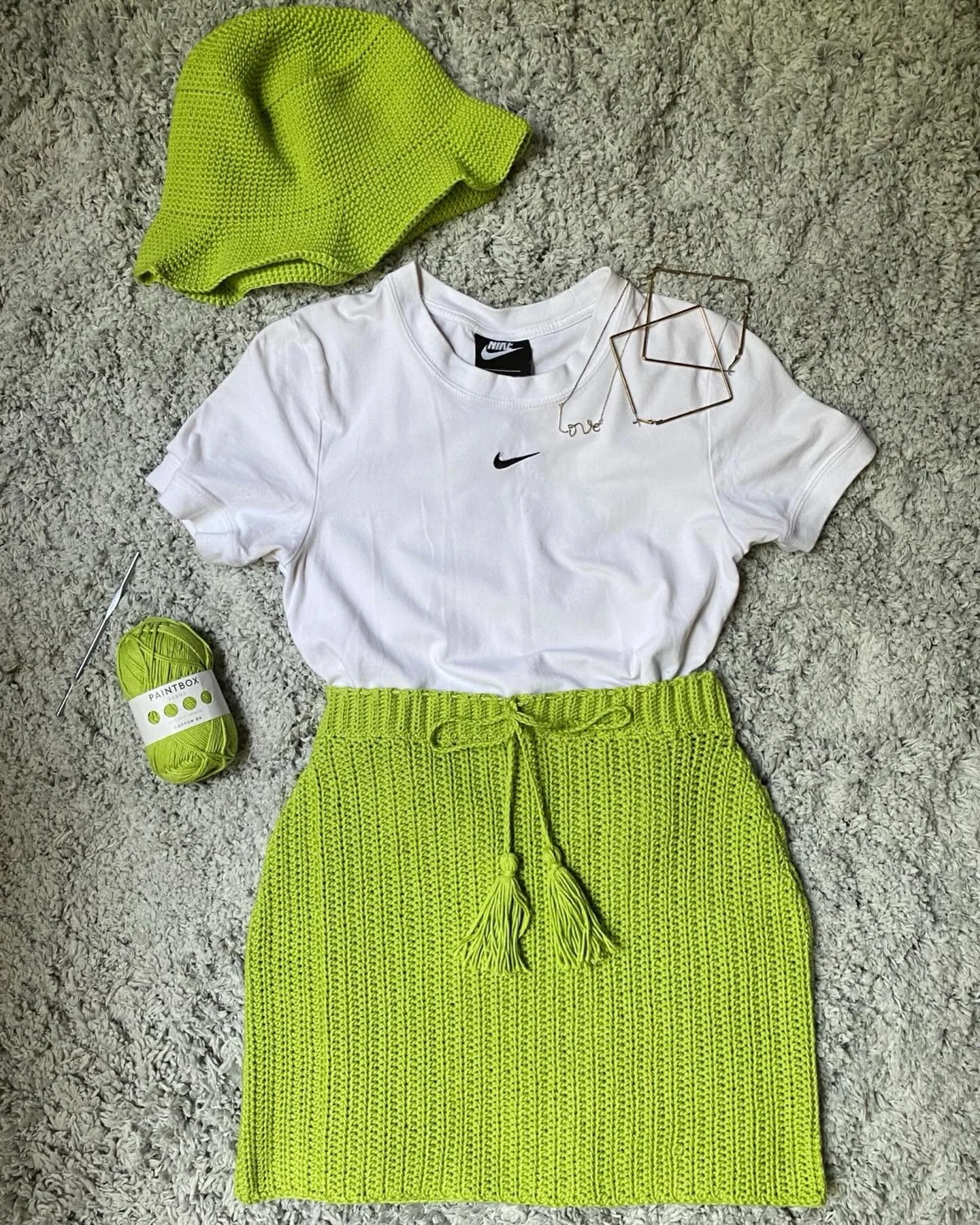 The category is&hellip; ART that FITS! Peep my last post to see the full fit. 🧶🦥

#crochet #artfitbyzakyla #doesyourartfit #crochetoutfit #flatlayinspiration