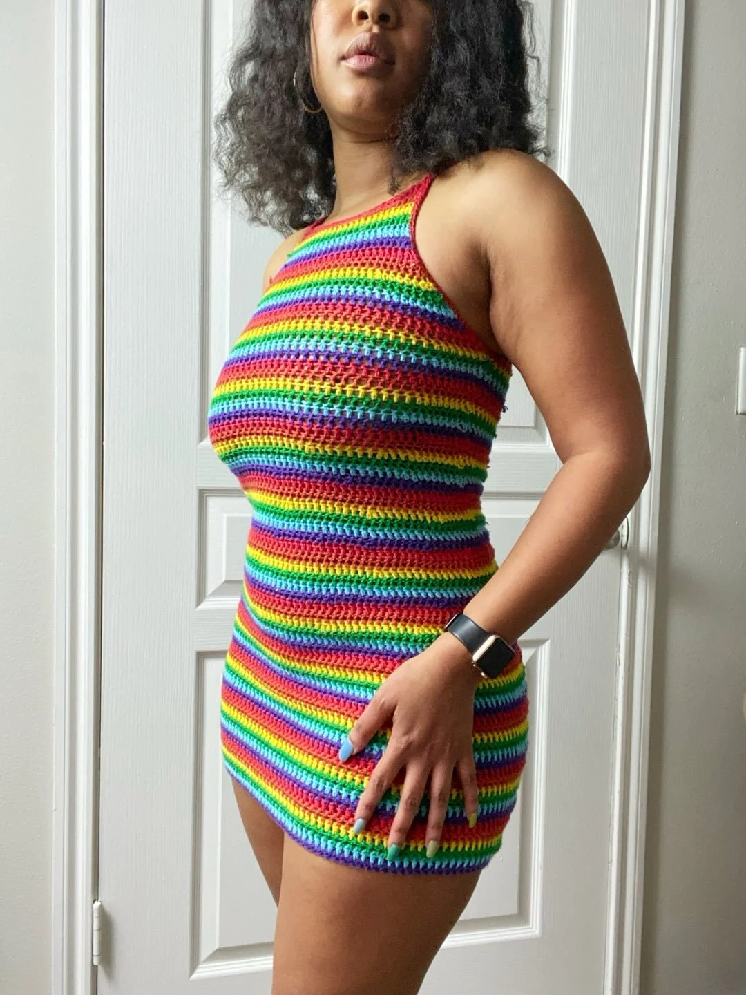 Do you prefer garments made in the round or in panels??

Personally, I see the benefit of both but you can get realllly good fits working in panels. 

#crochet #crochetdress #artfitbyzakyla #doesyourartfit #rainbowdress