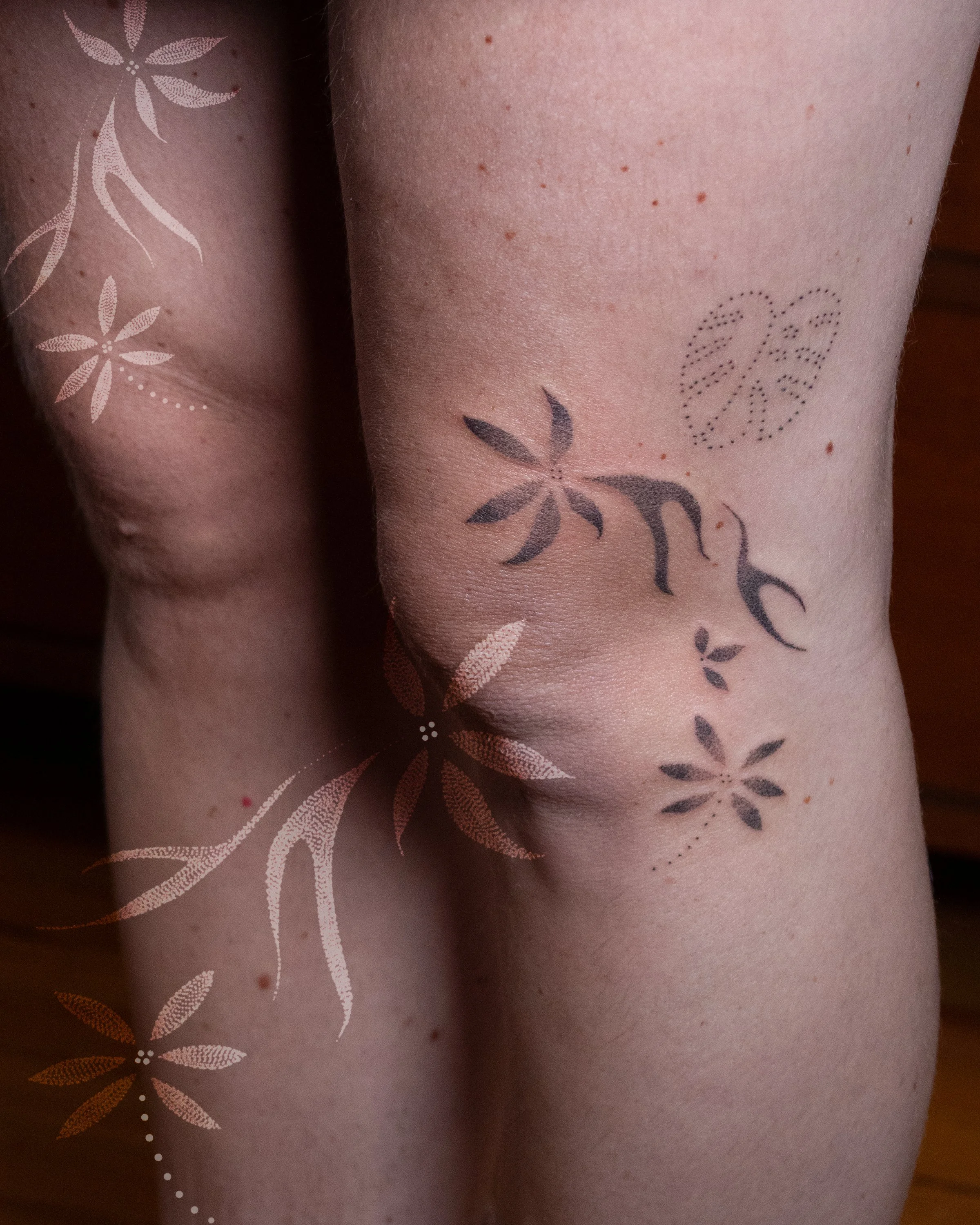 Floral knee adornment 4.5 inches/ Dotwork Monsterra Memorial 2 inches (2026) - Fresh