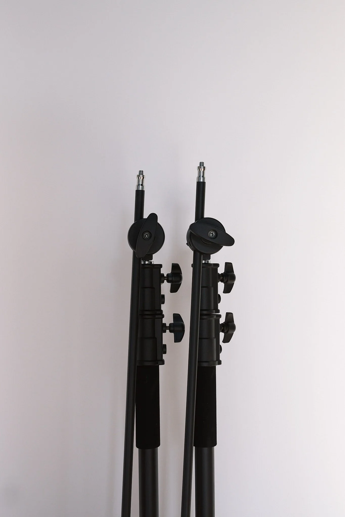 the-space-oc-studio-3-light-stands-photography-studio-orange-county.jpg