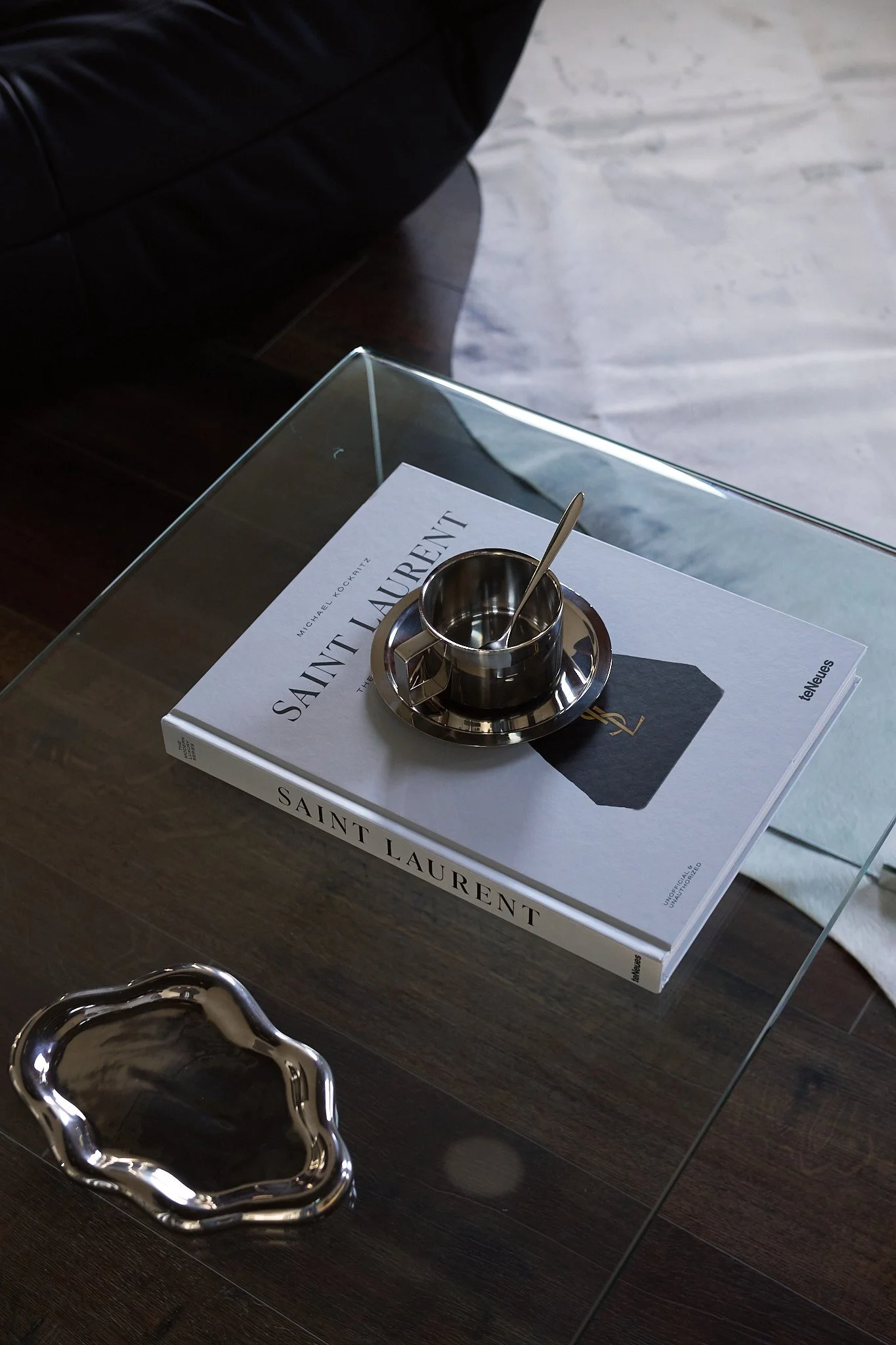 the-space-oc-studio-3-glass-coffee-table-styling-detail-studio-orange-county.jpg