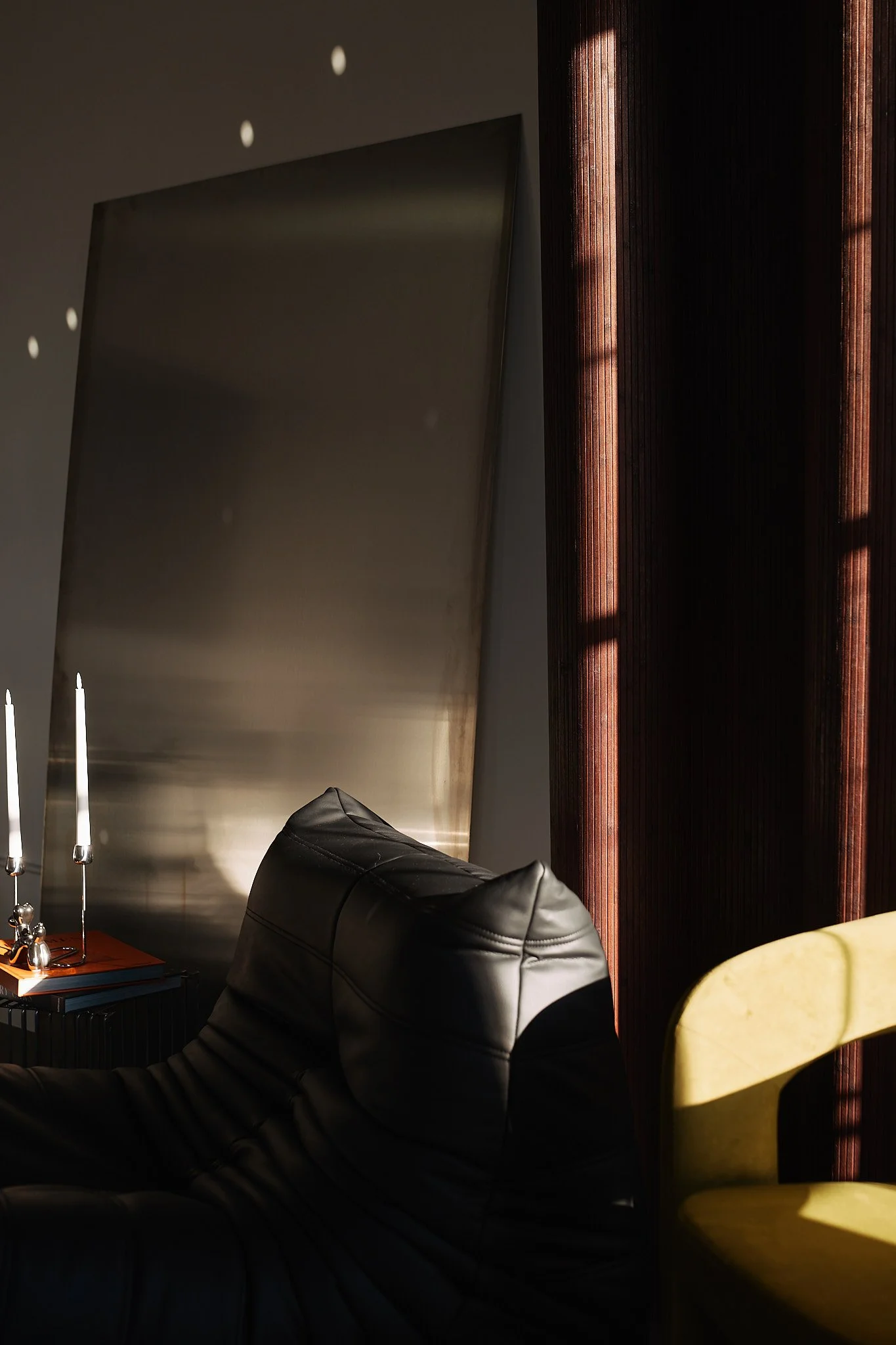 the-space-oc-studio-3-leather-chair-metal-panel-backdrop-studio-orange-county.jpg