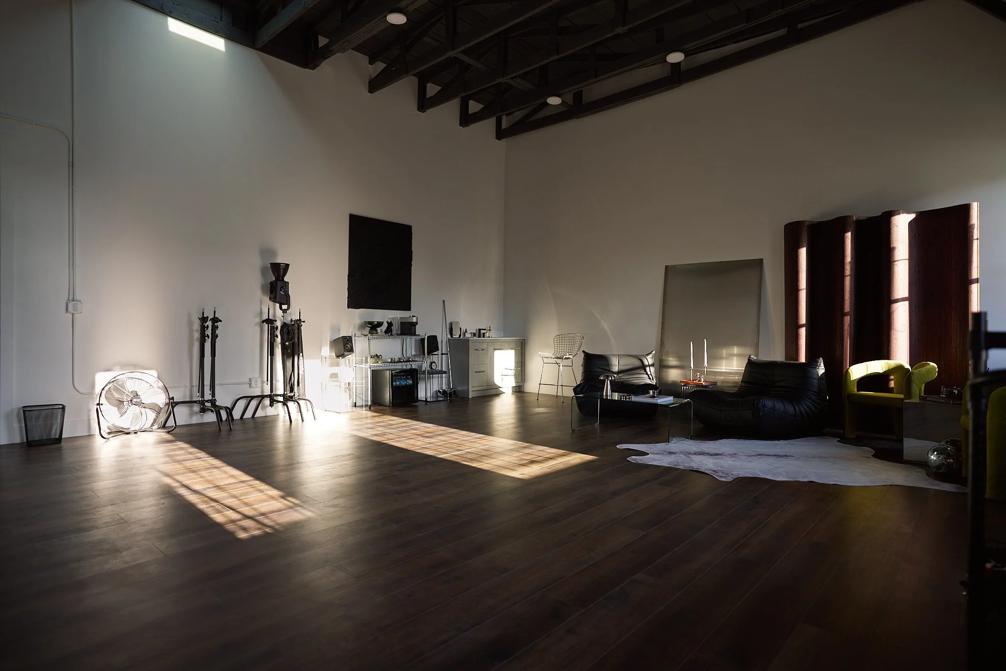 the-space-oc-studio-3-studio-wide-lighting-gear-lounge-rental-orange-county.jpg